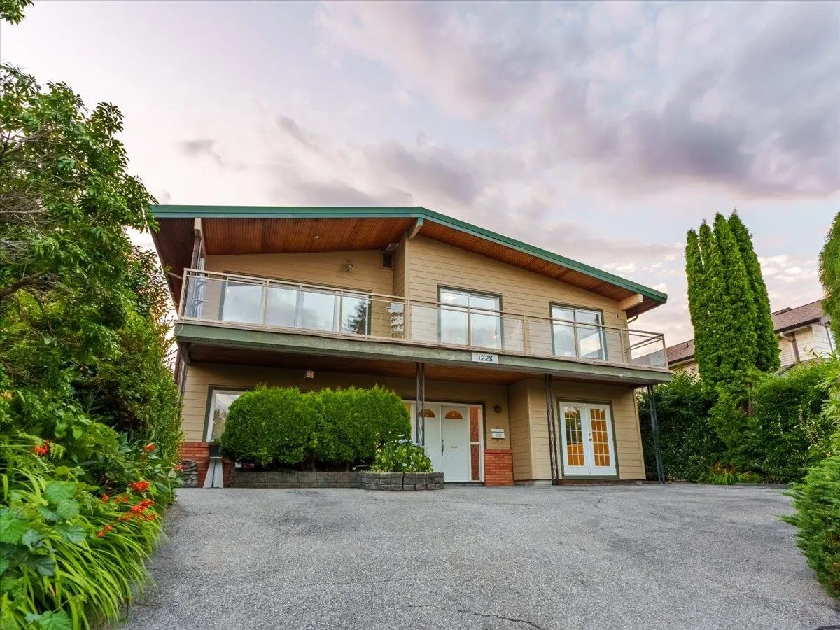 1228 Adderley Street