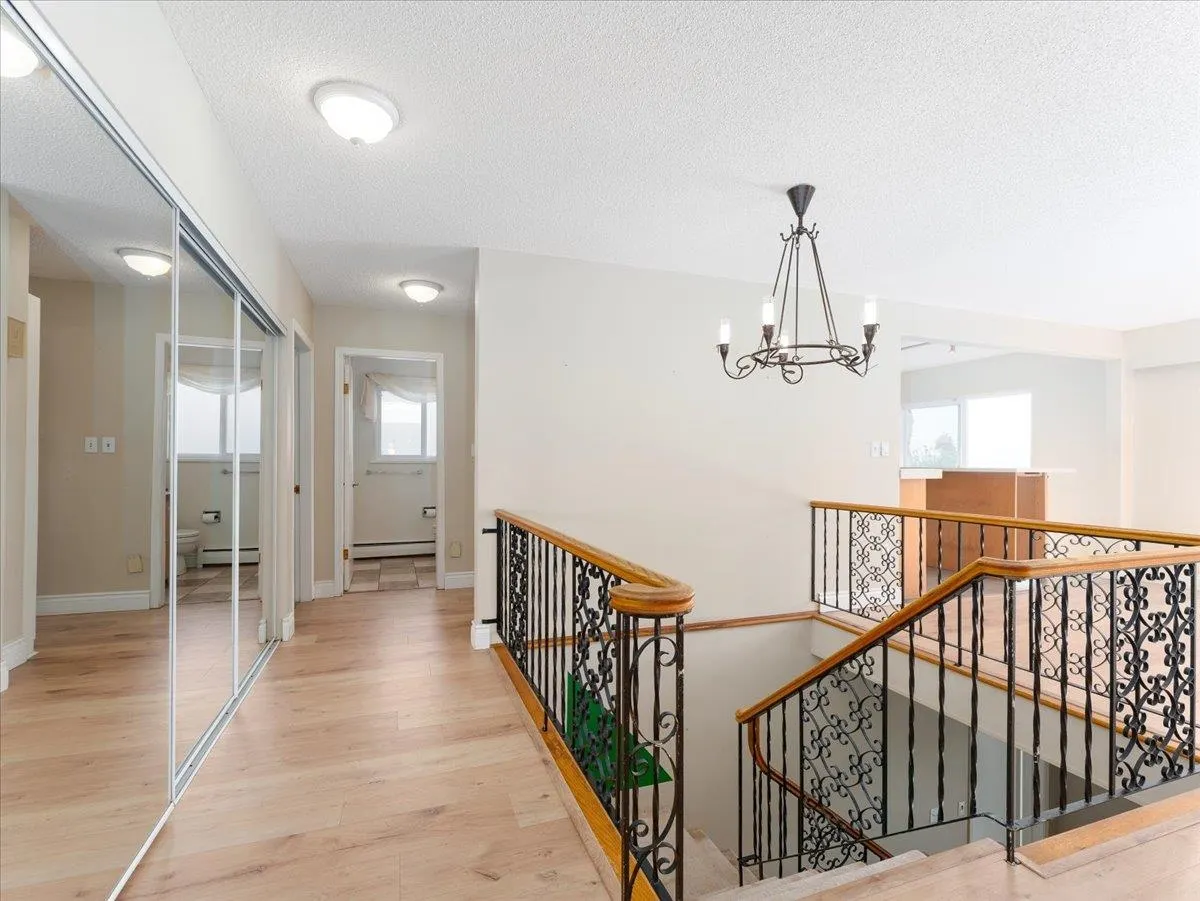 1228 Adderley Street