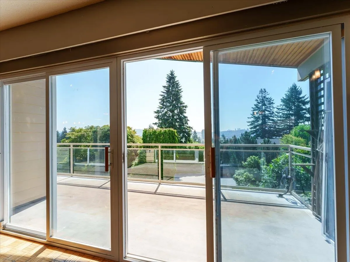 1228 Adderley Street