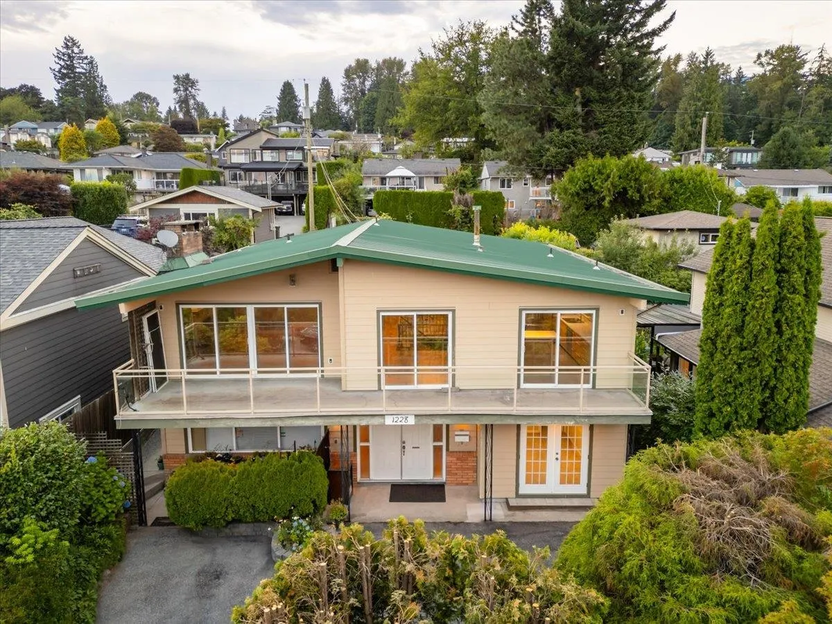 1228 Adderley Street