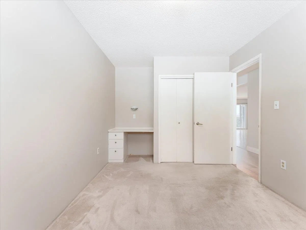 1228 Adderley Street