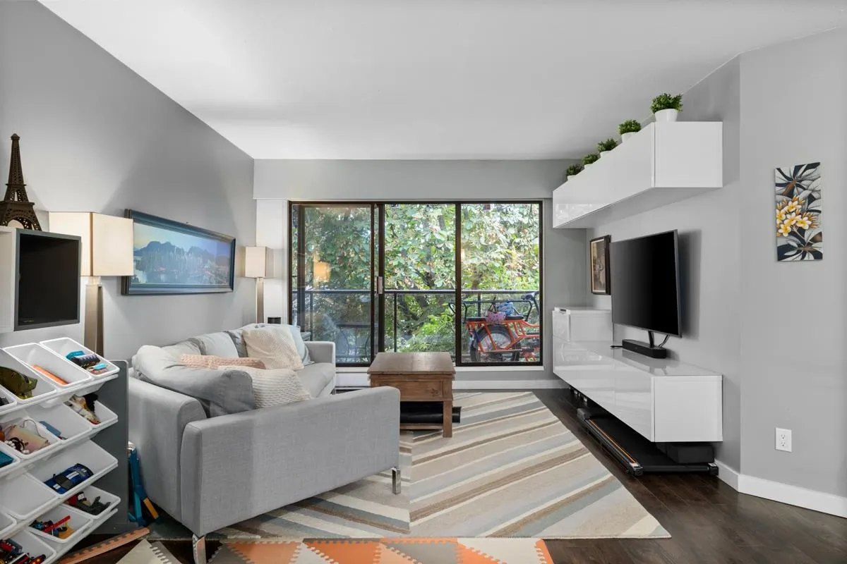 311 2222 Prince Edward Street