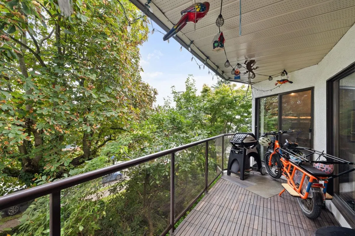 311 2222 Prince Edward Street