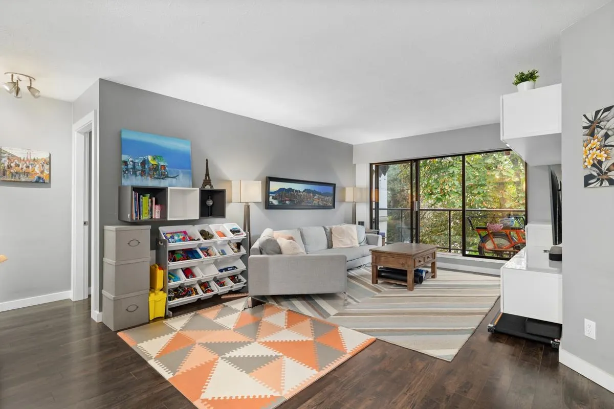 311 2222 Prince Edward Street