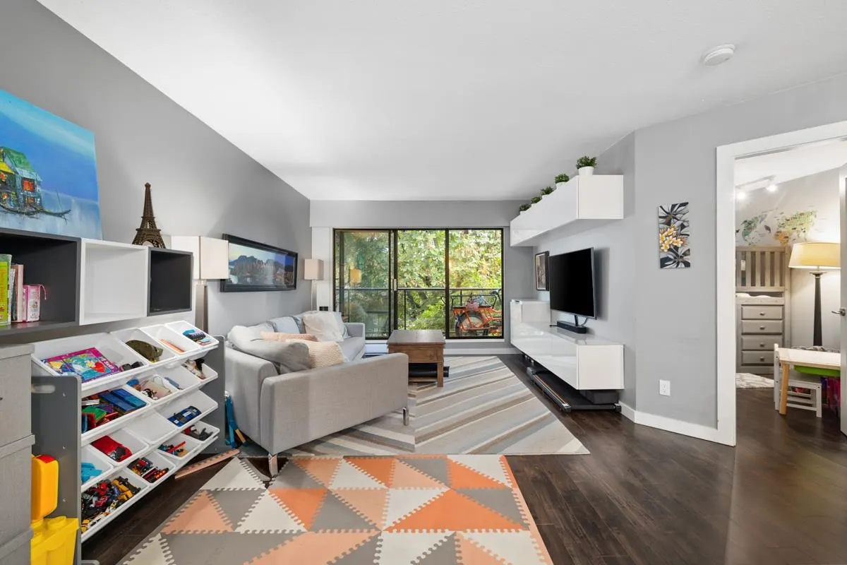 311 2222 Prince Edward Street