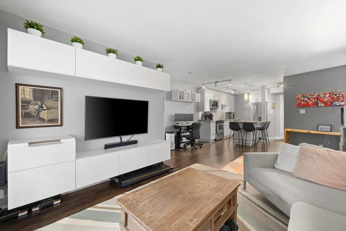 311 2222 Prince Edward Street