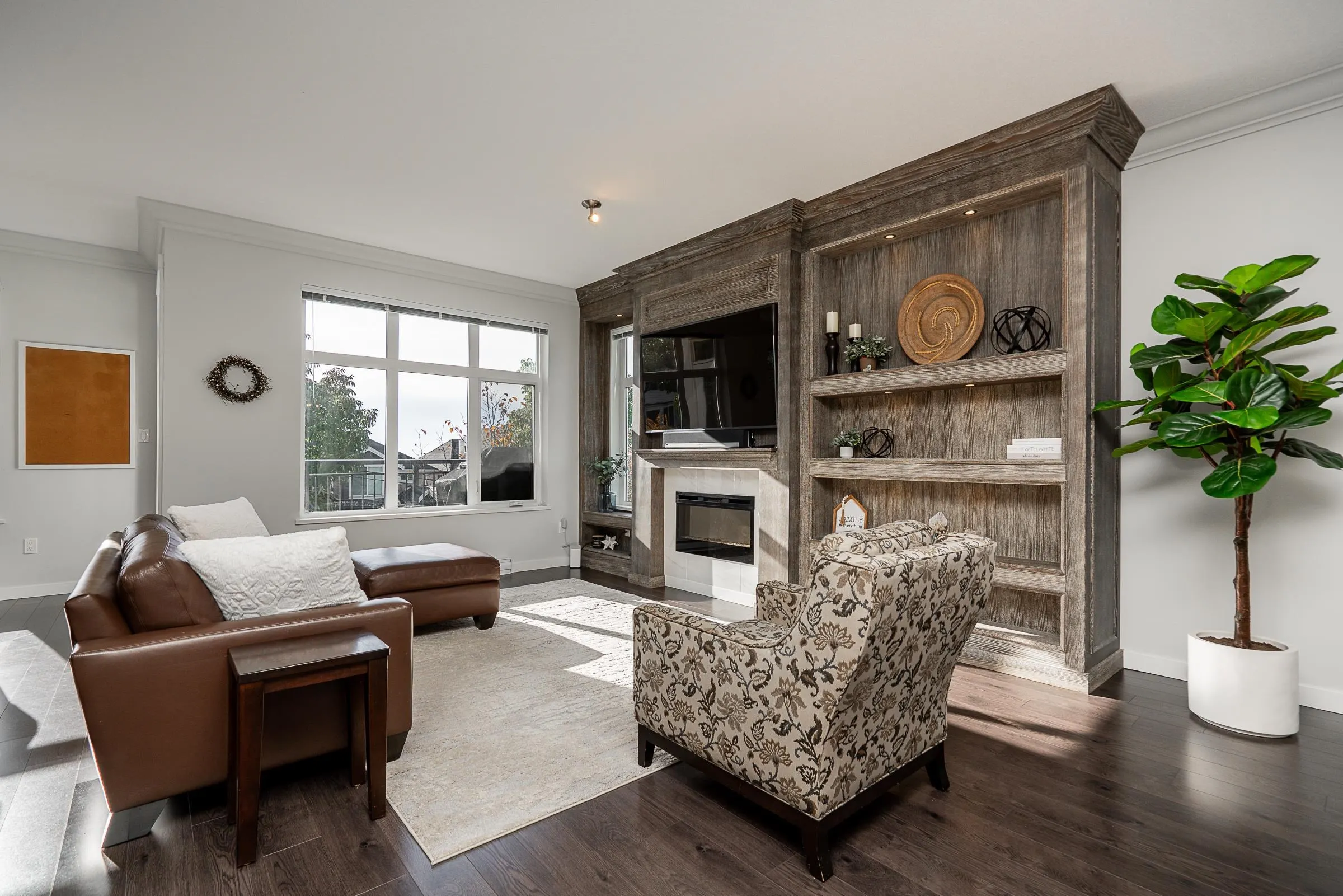 86 1430 Dayton Street