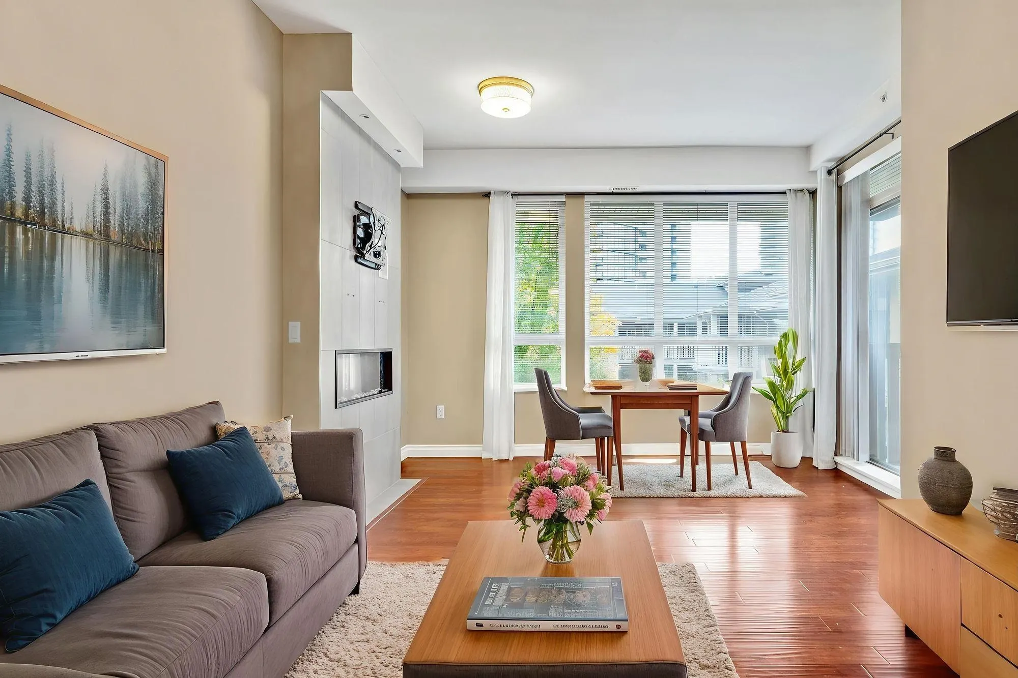 413 801 Klahanie Drive