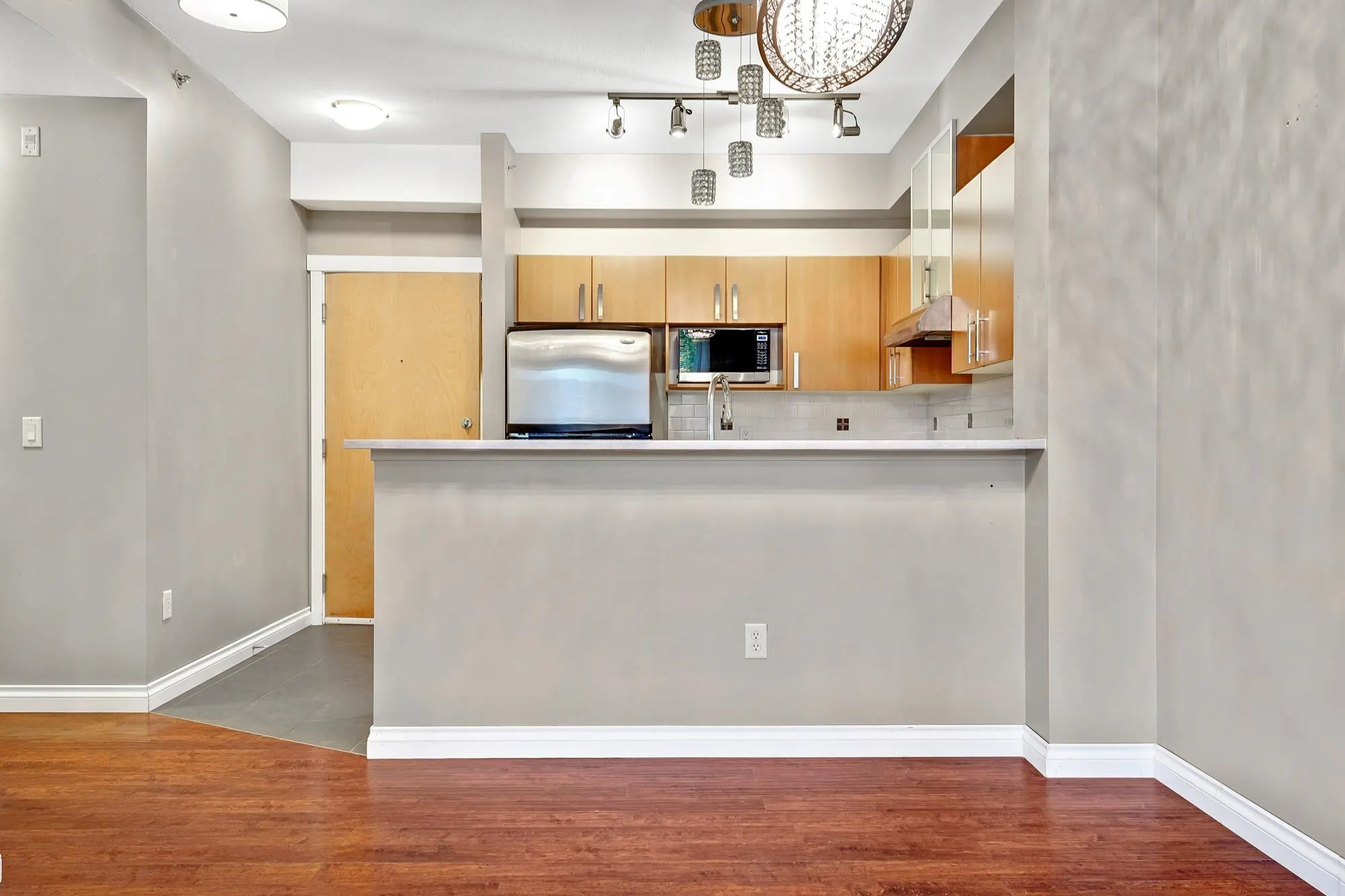 413 801 Klahanie Drive