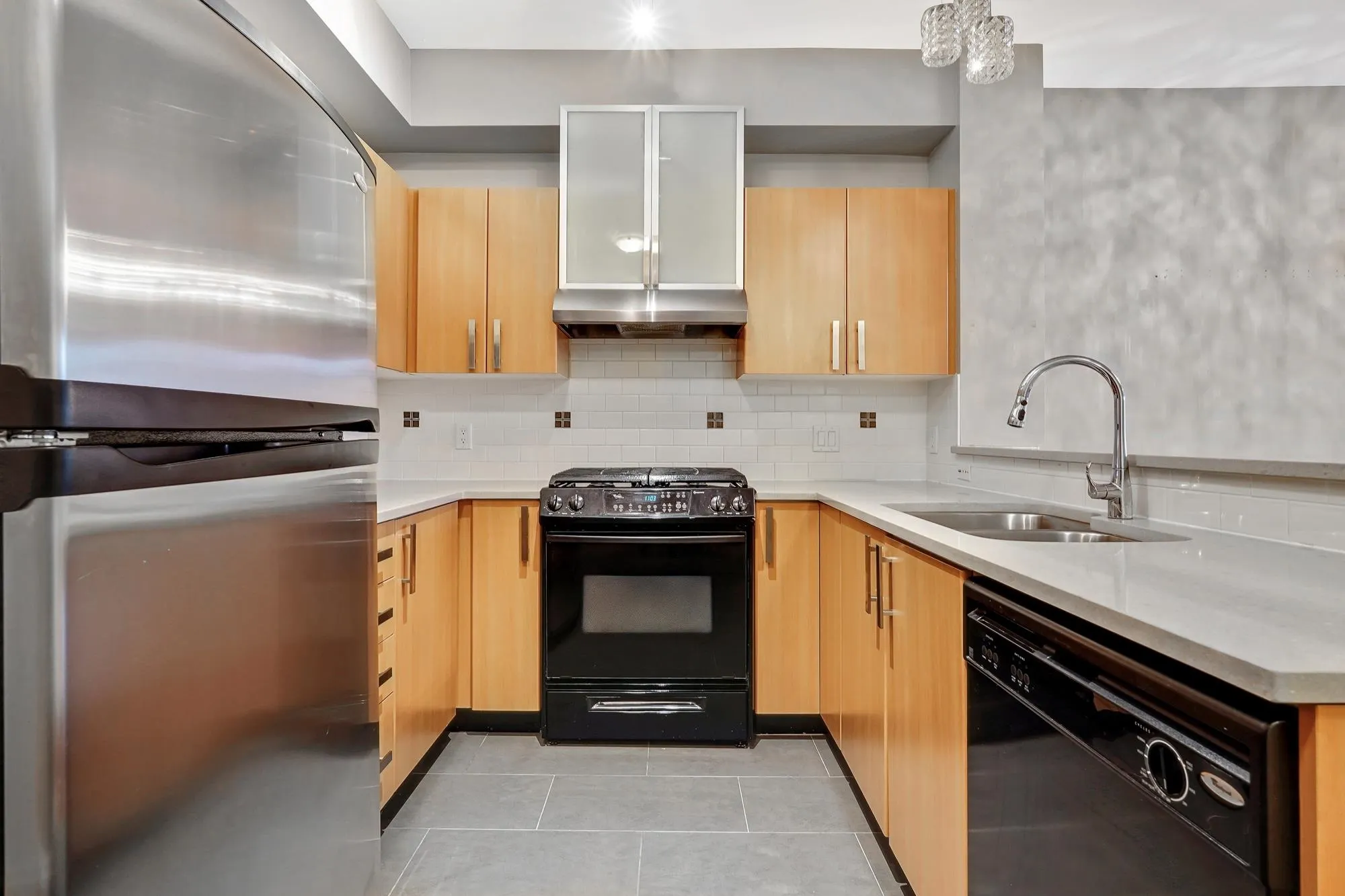 413 801 Klahanie Drive