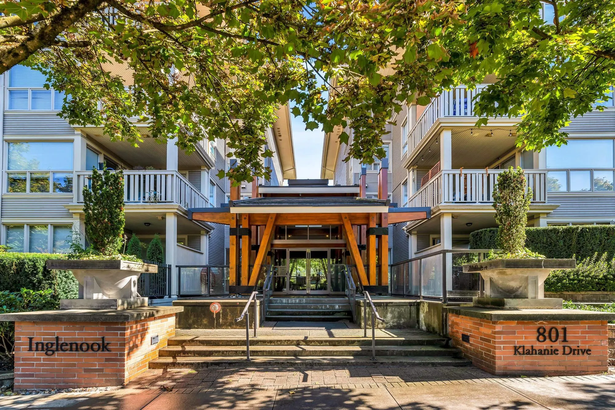 413 801 Klahanie Drive