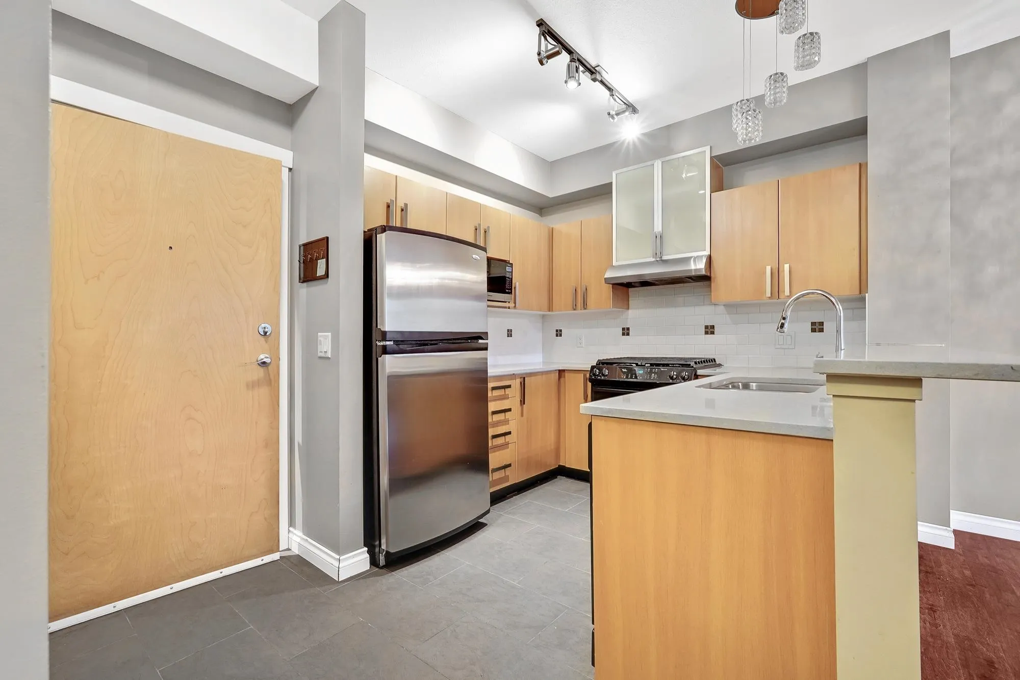 413 801 Klahanie Drive