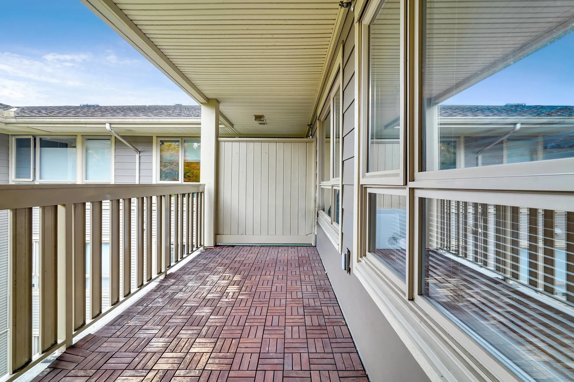 413 801 Klahanie Drive