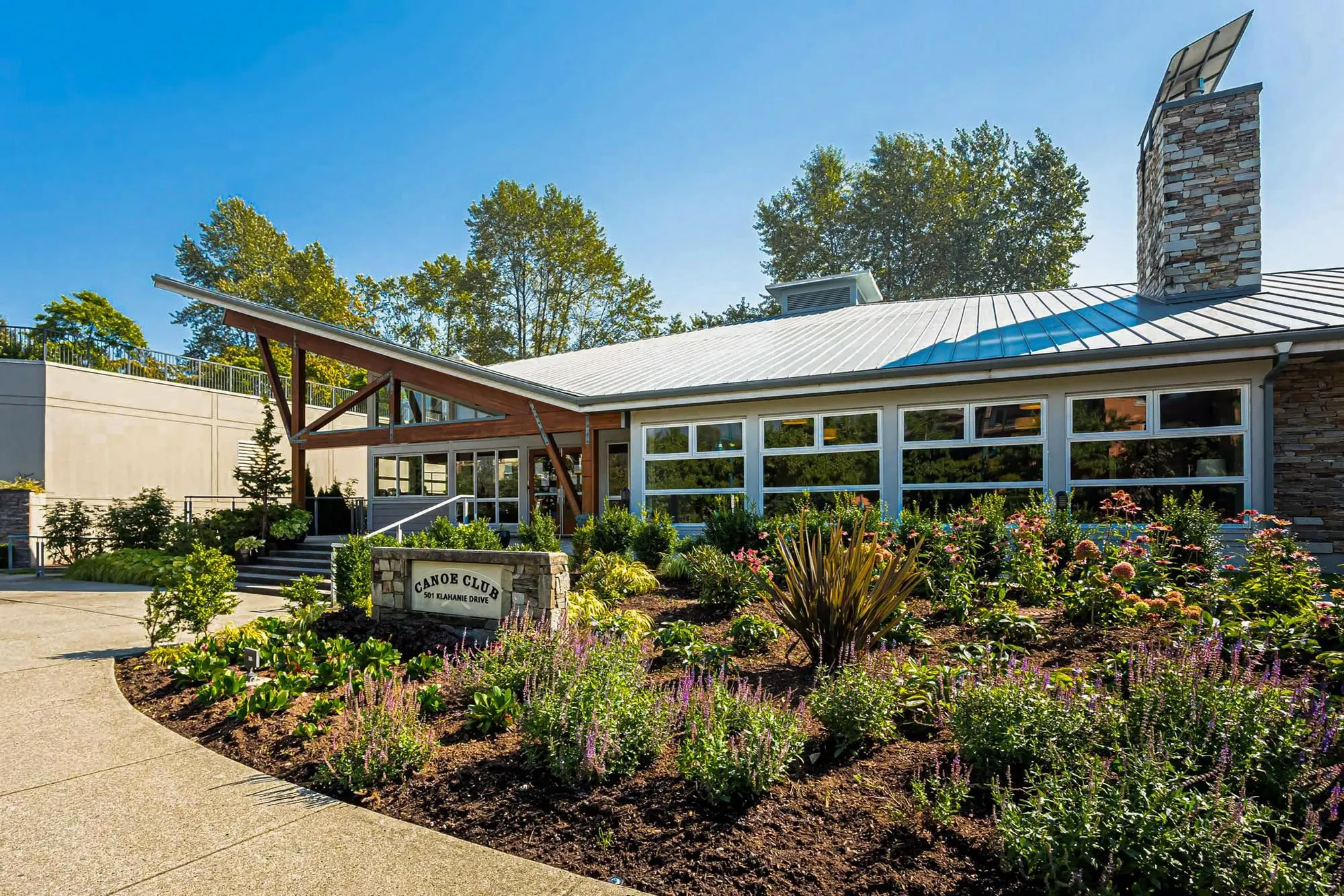 413 801 Klahanie Drive