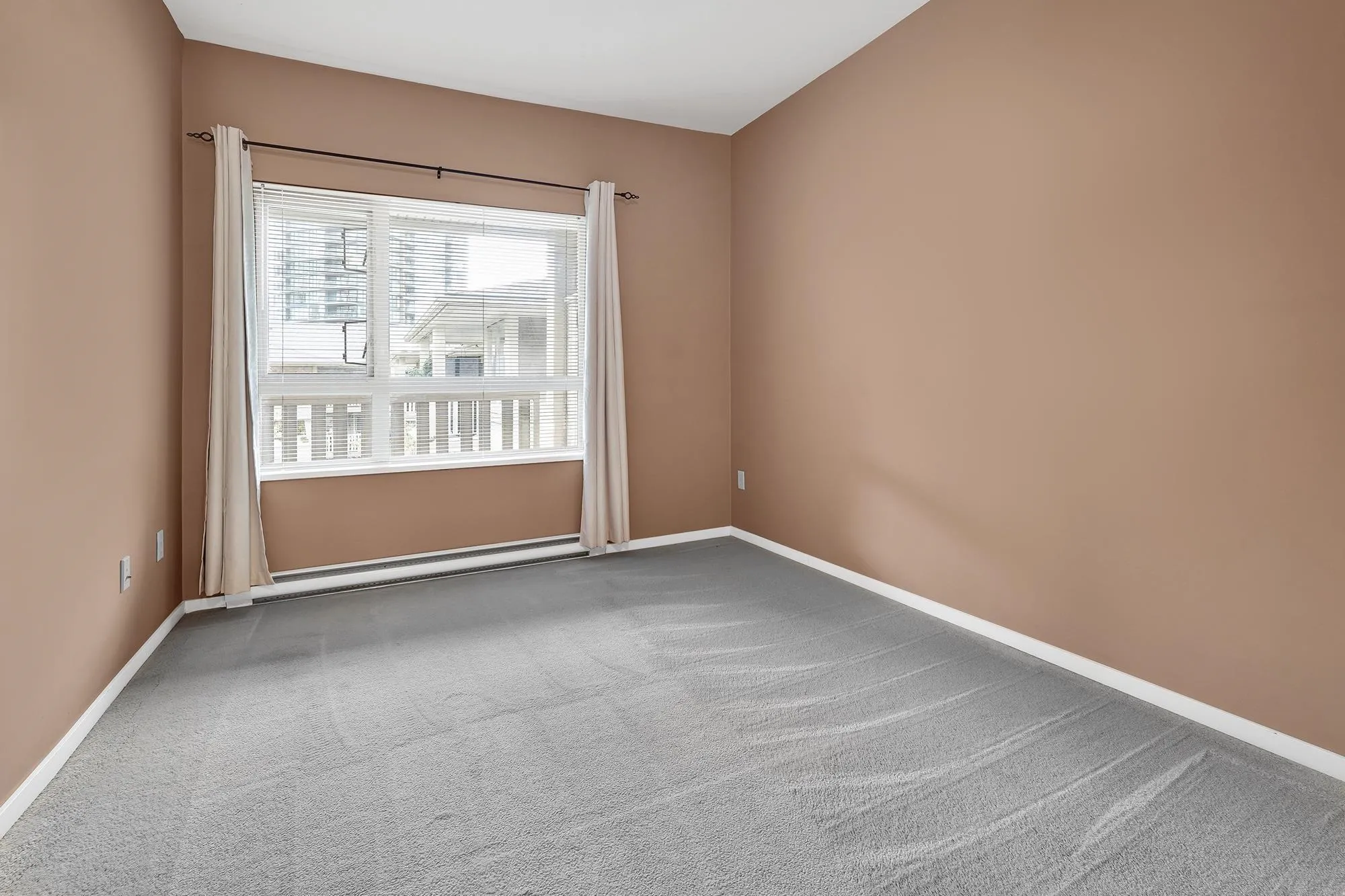 413 801 Klahanie Drive