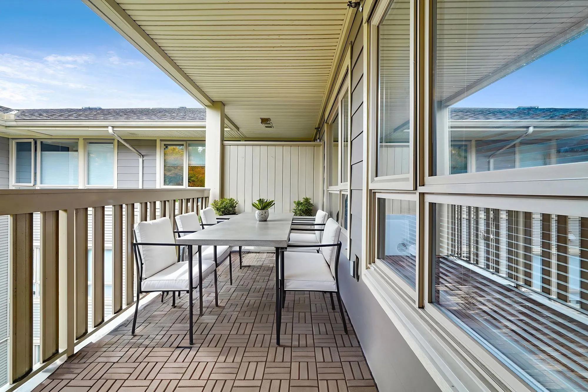 413 801 Klahanie Drive