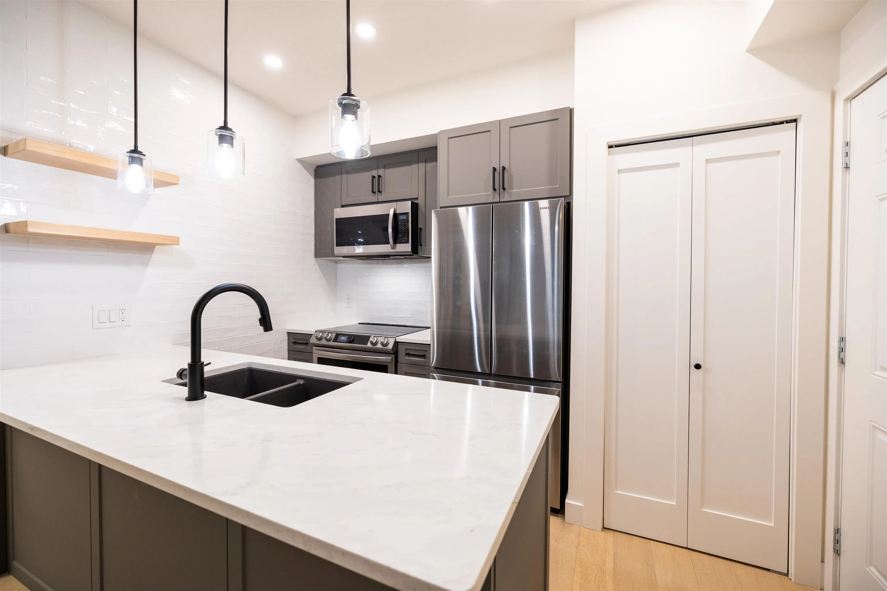 110 12040 222 Street