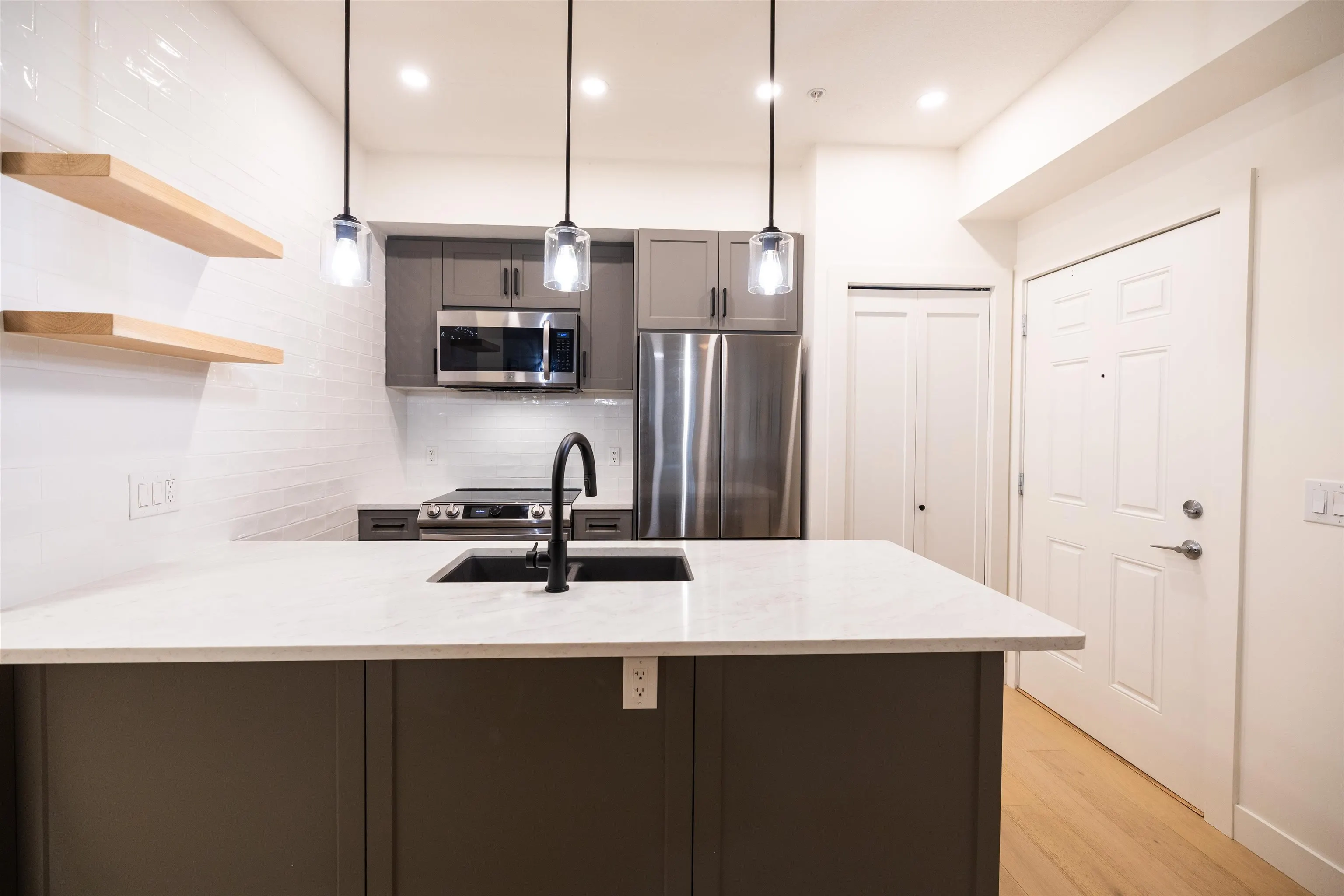 110 12040 222 Street