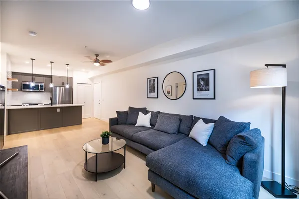 110 12040 222 Street