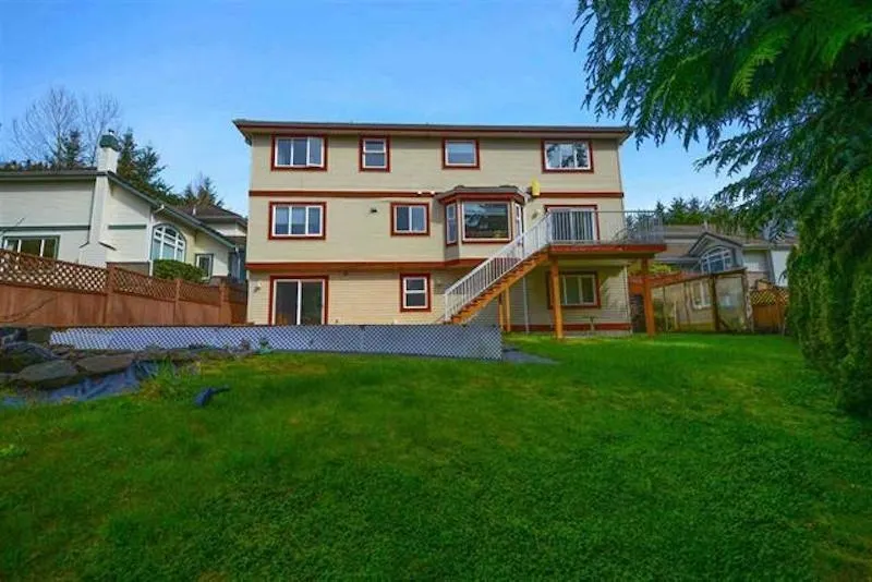 1590 Plateau Crescent