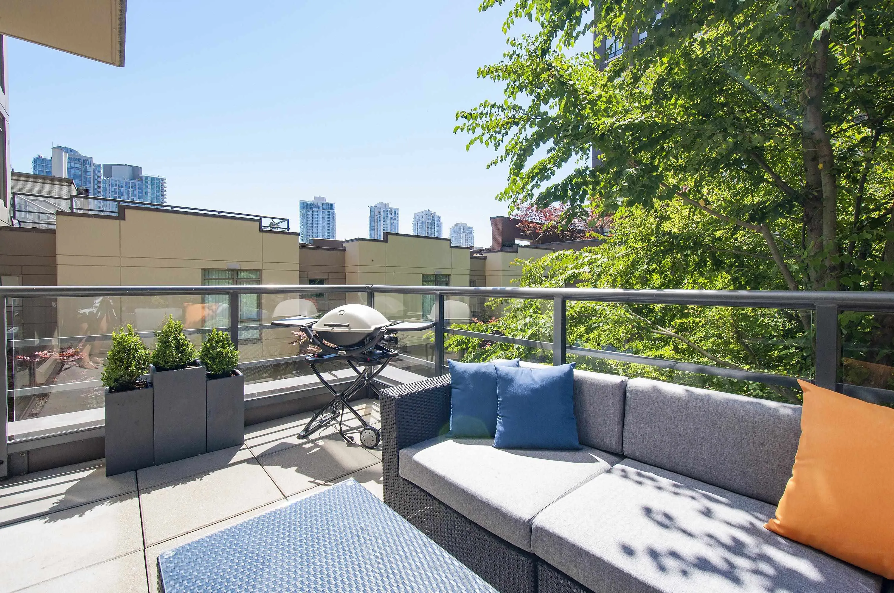 307 1001 Homer Street