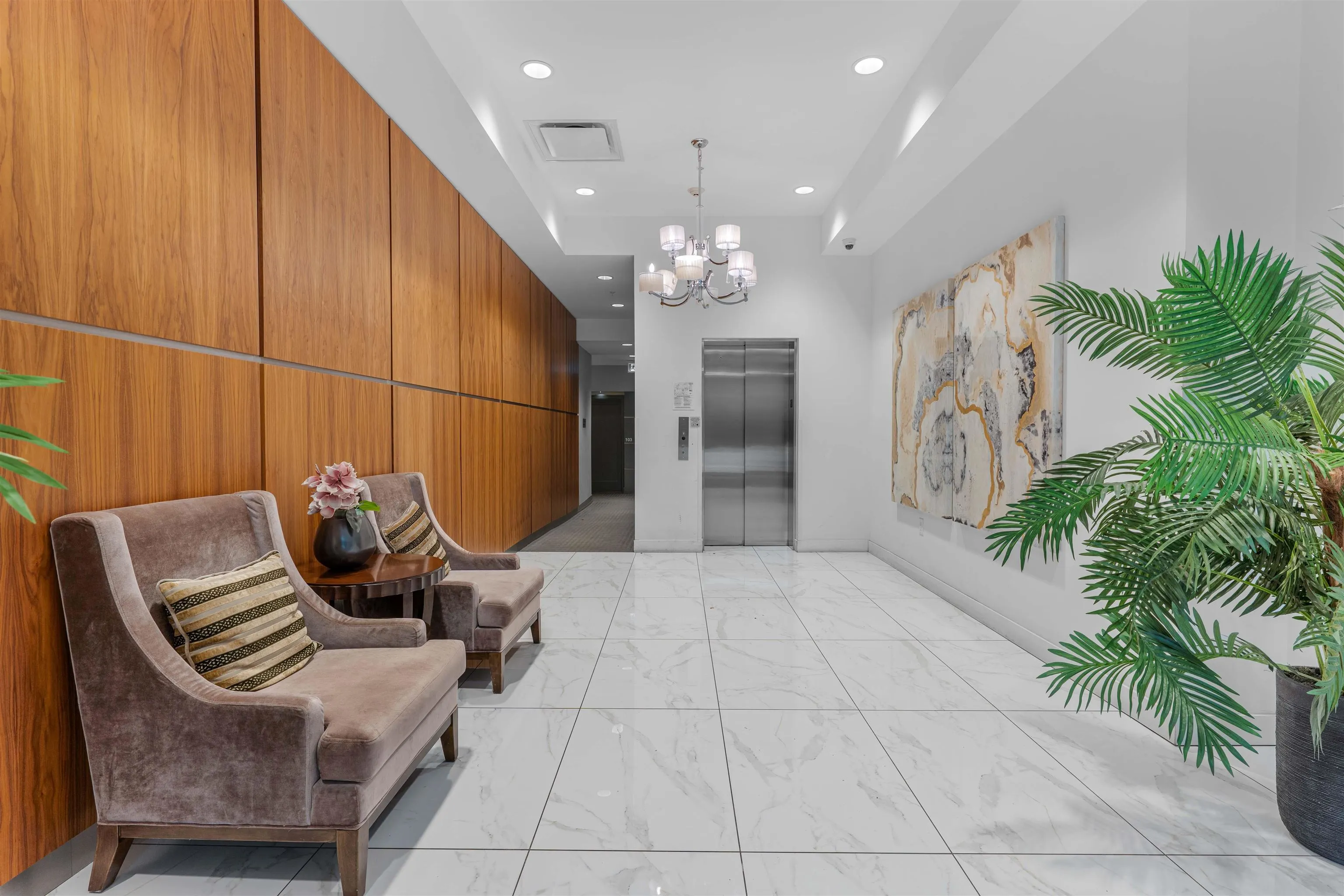 402 5325 West Boulevard