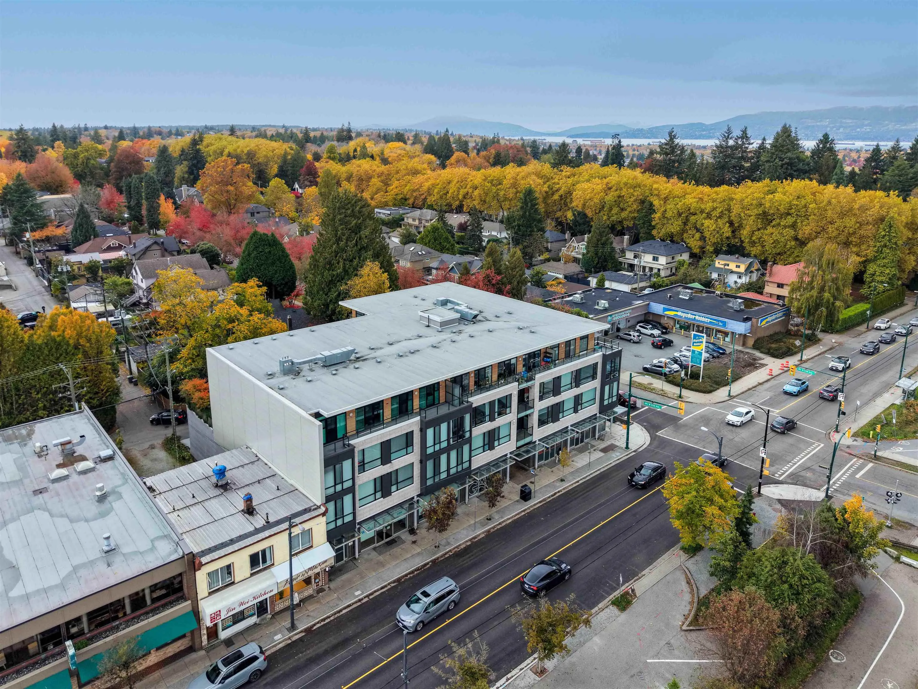 402 5325 West Boulevard