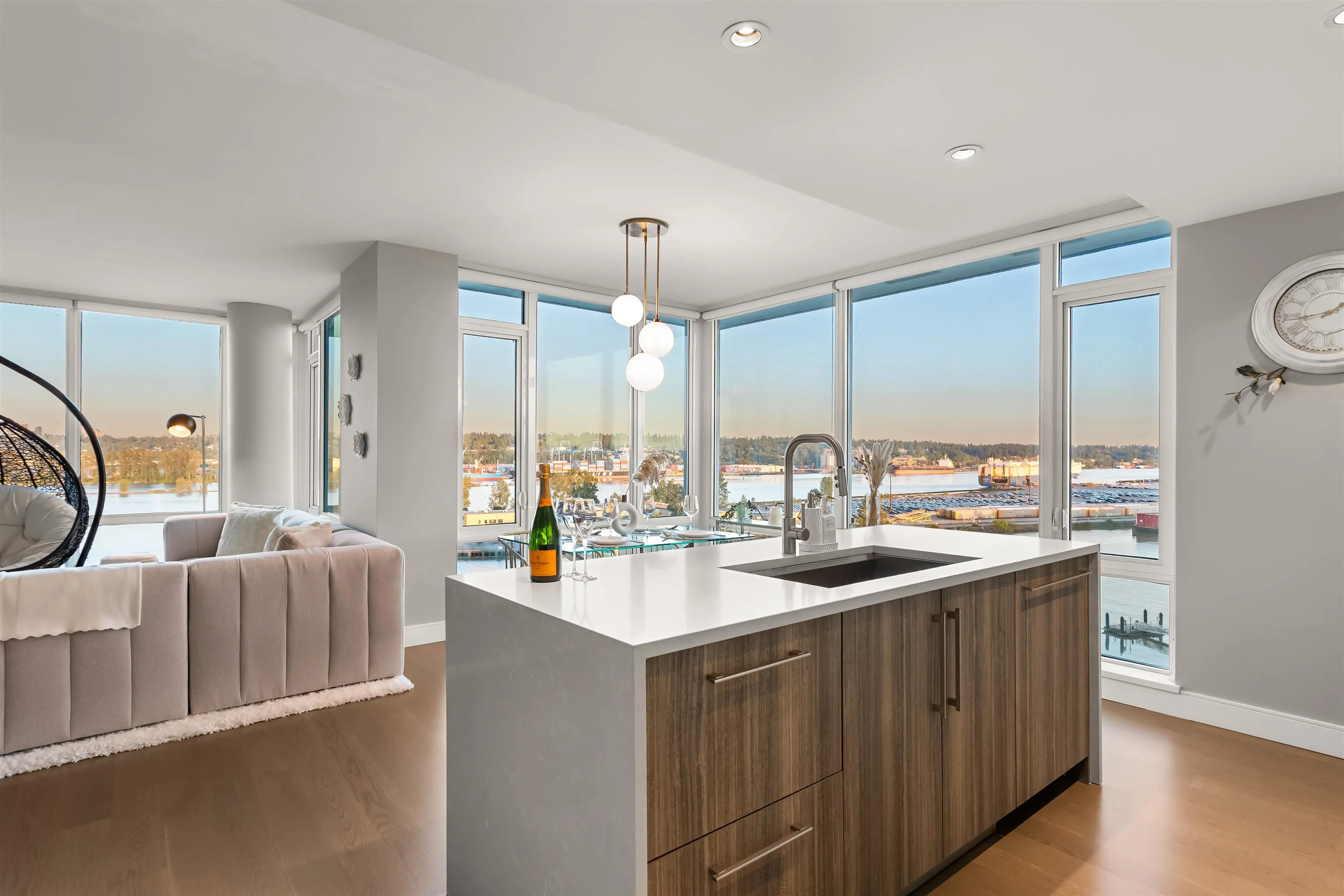 1208 210 Salter Street