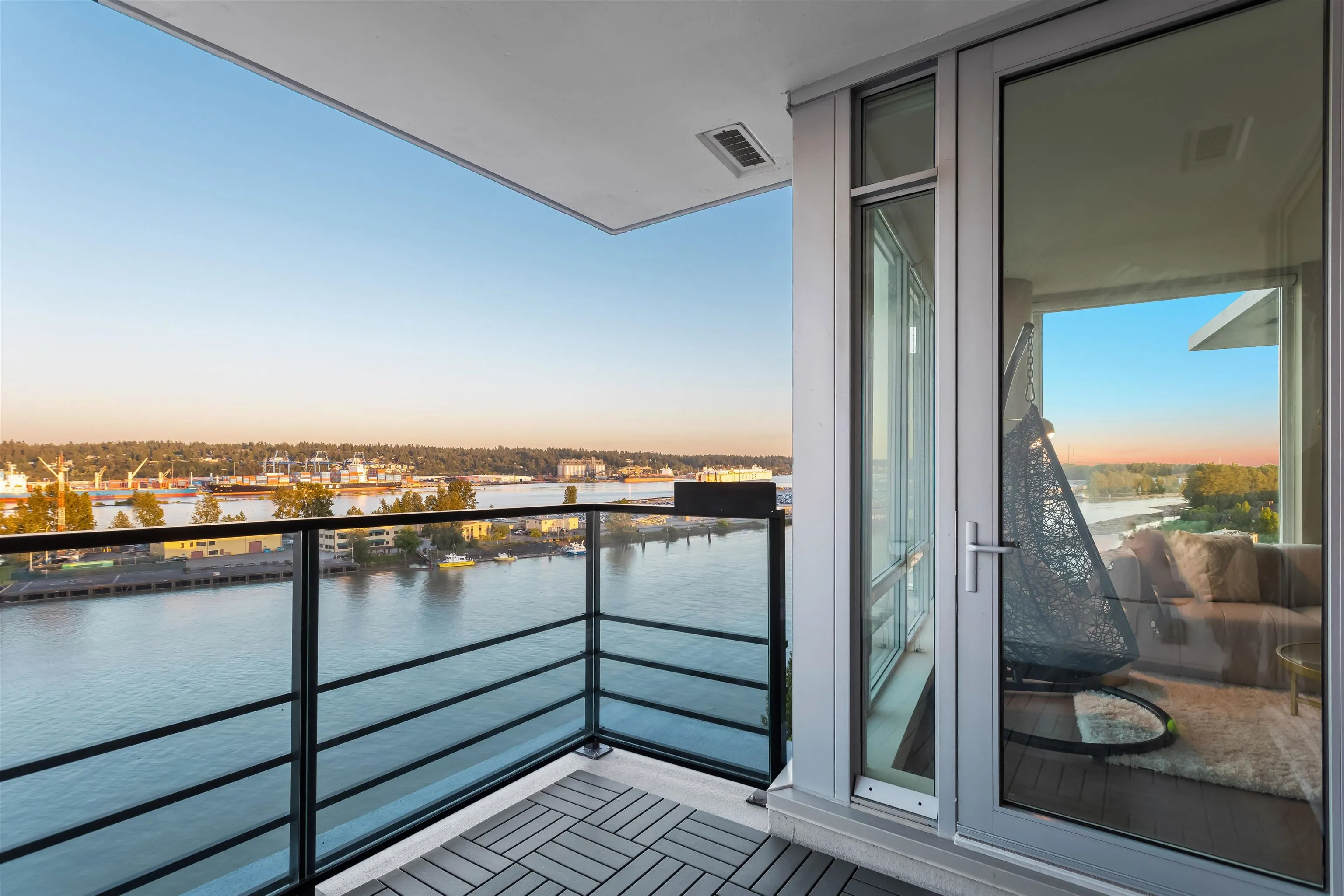 1208 210 Salter Street