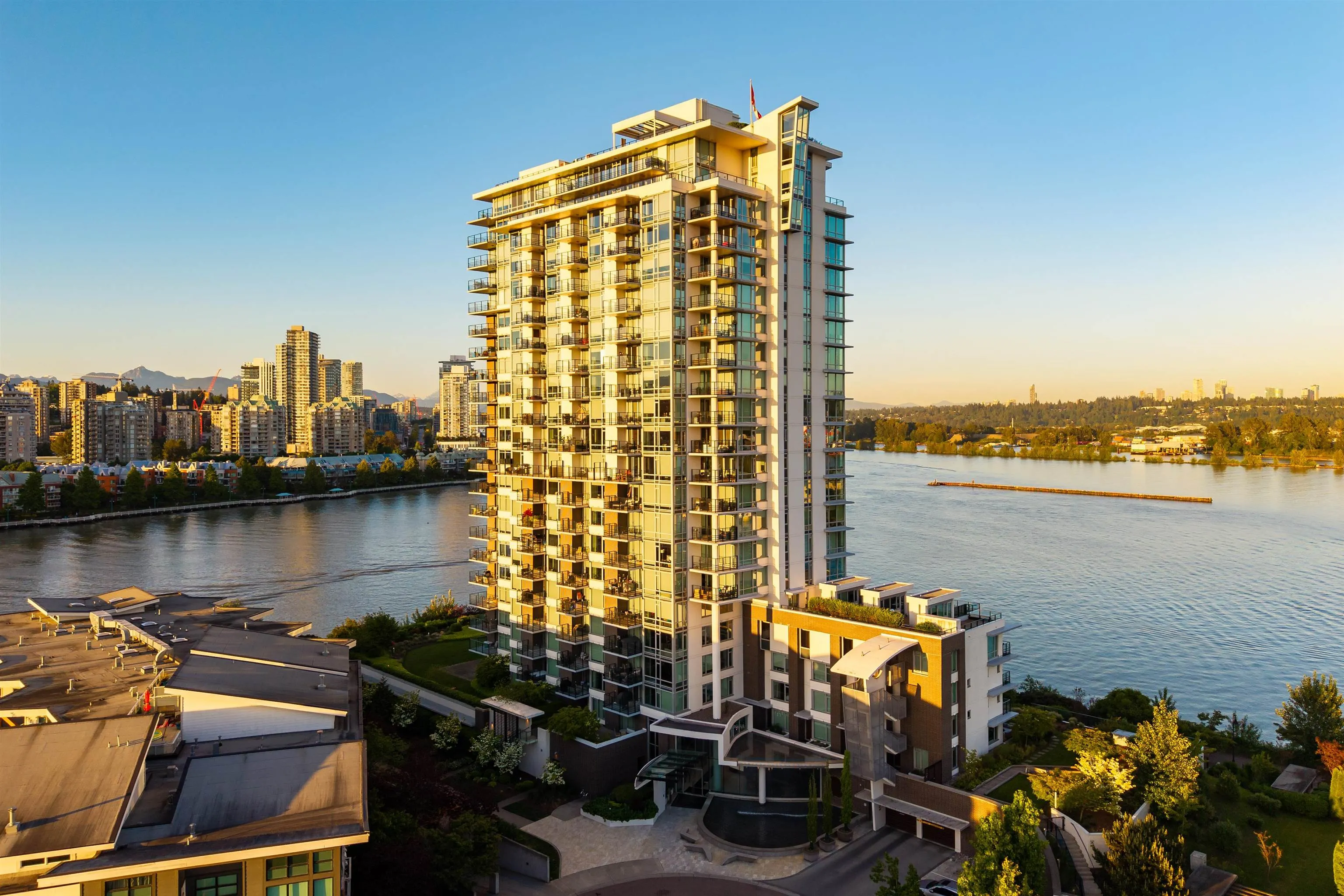 1208 210 Salter Street