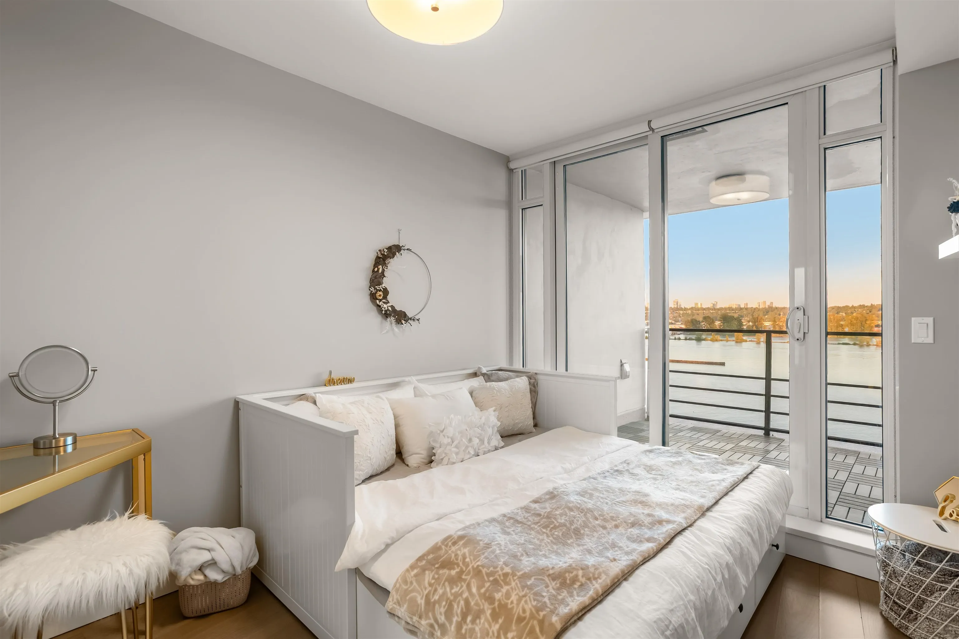 1208 210 Salter Street