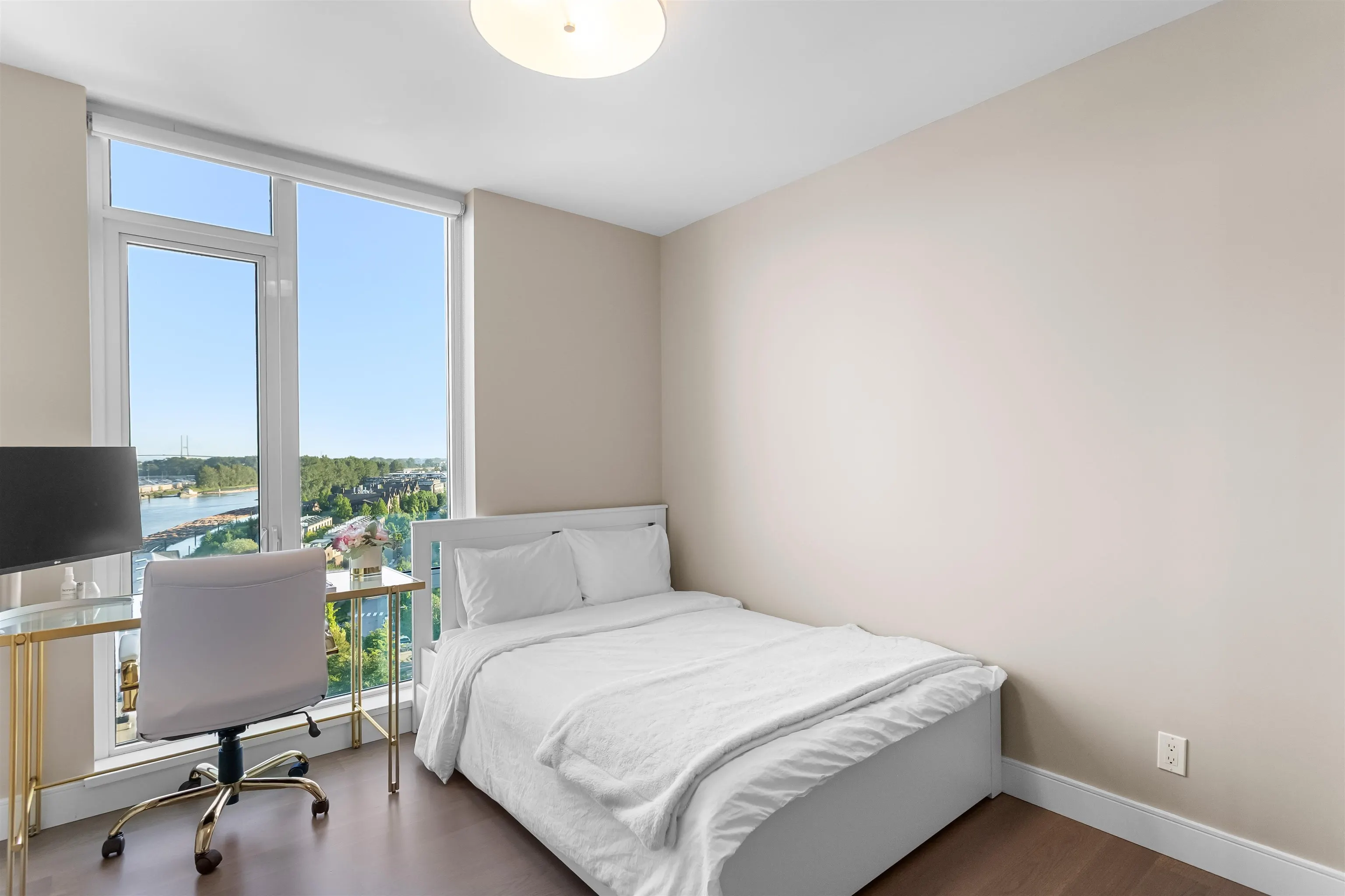 1208 210 Salter Street