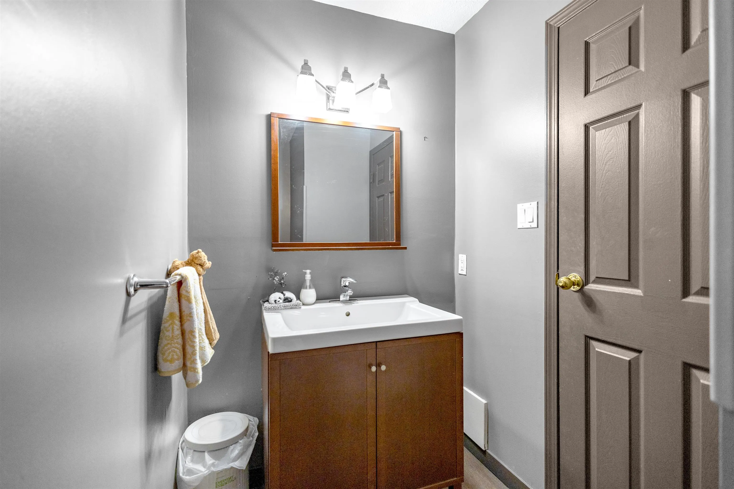 5741 Mayview Crescent