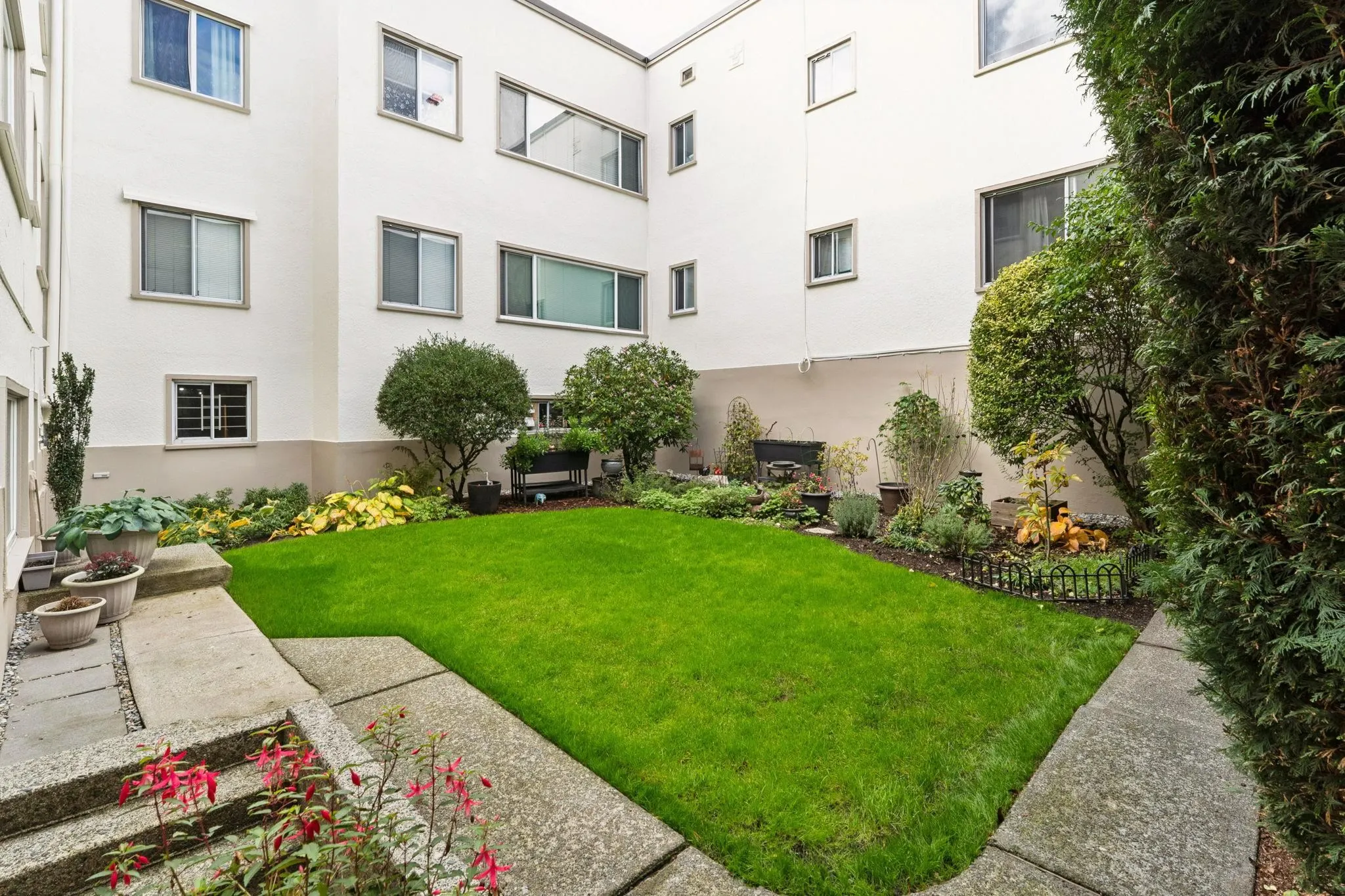 103 2776 Pine Street