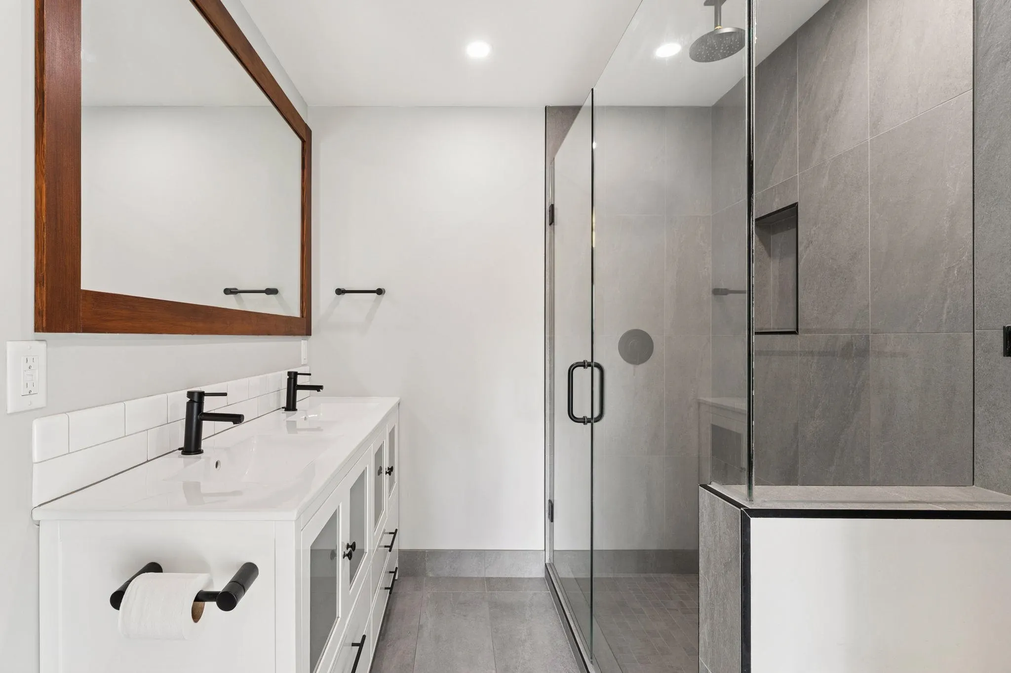 103 2776 Pine Street