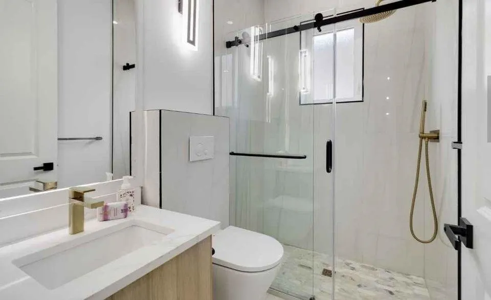 5092 Clarendon Street