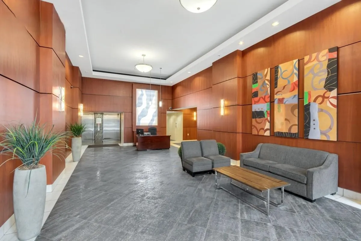 1202 188 E Esplanade