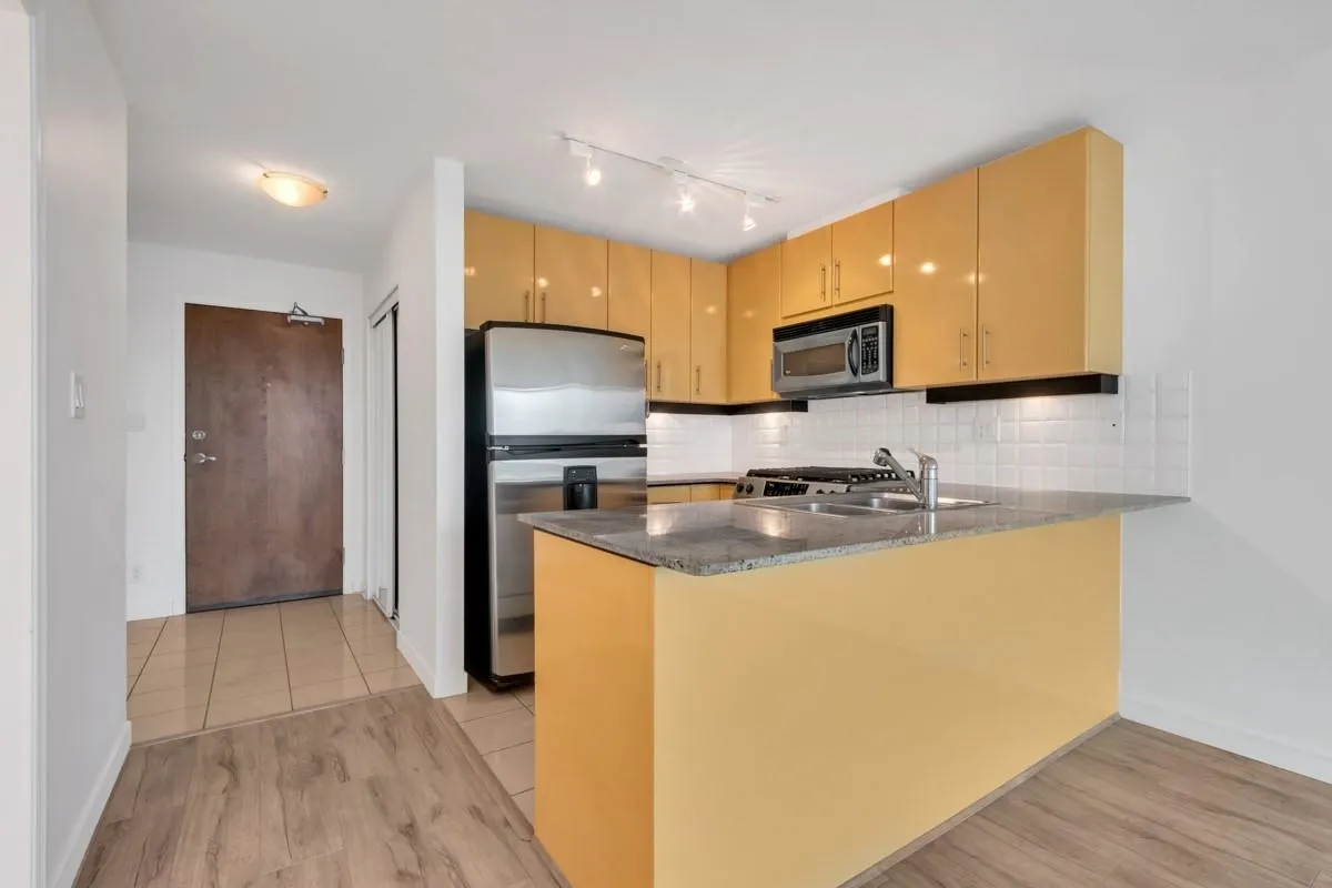 1202 188 E Esplanade