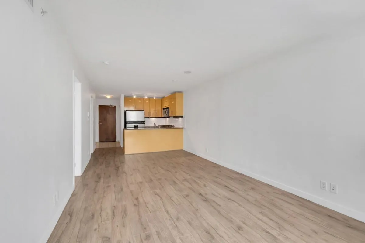 1202 188 E Esplanade