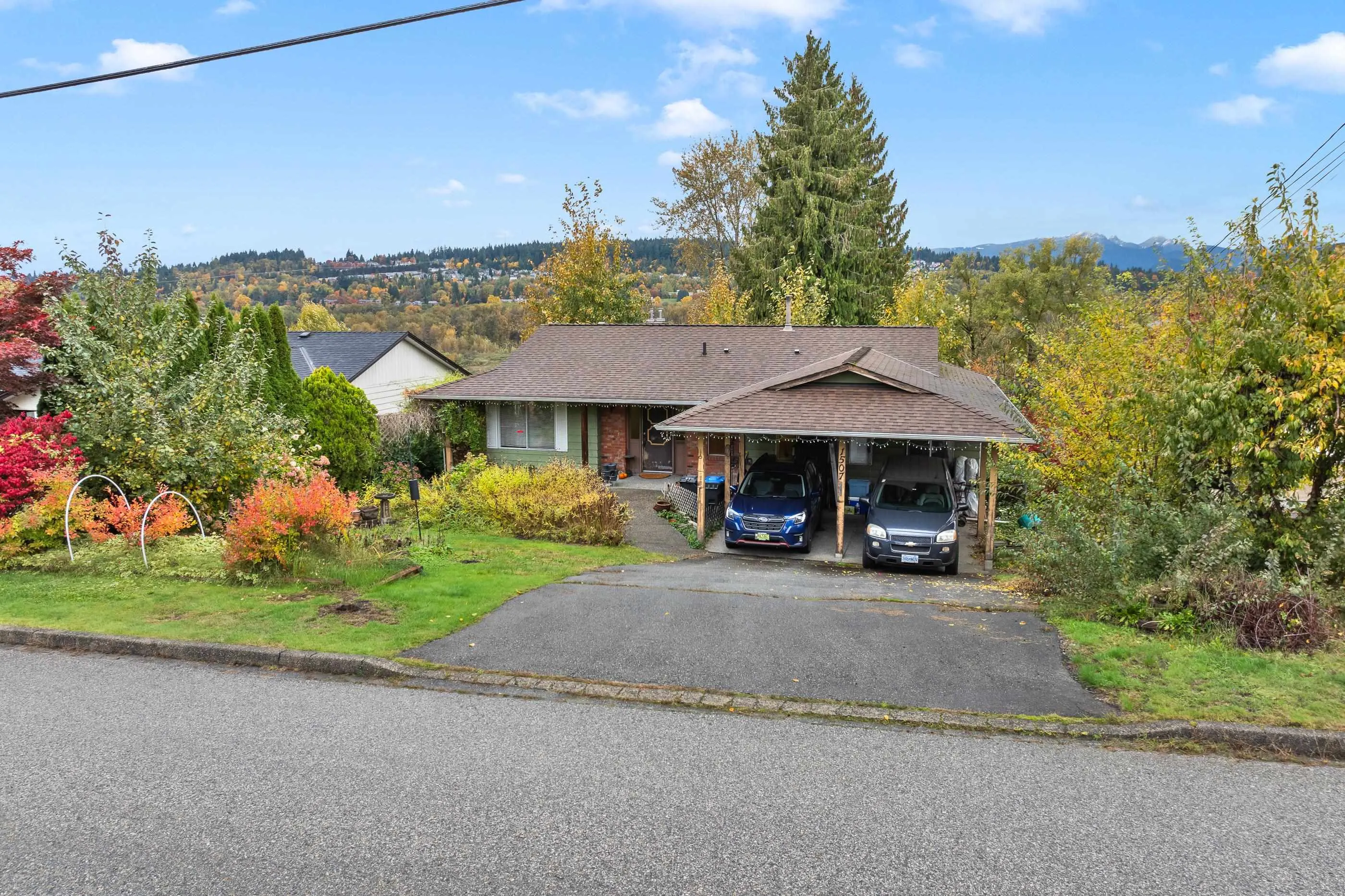 1507 Elinor Crescent