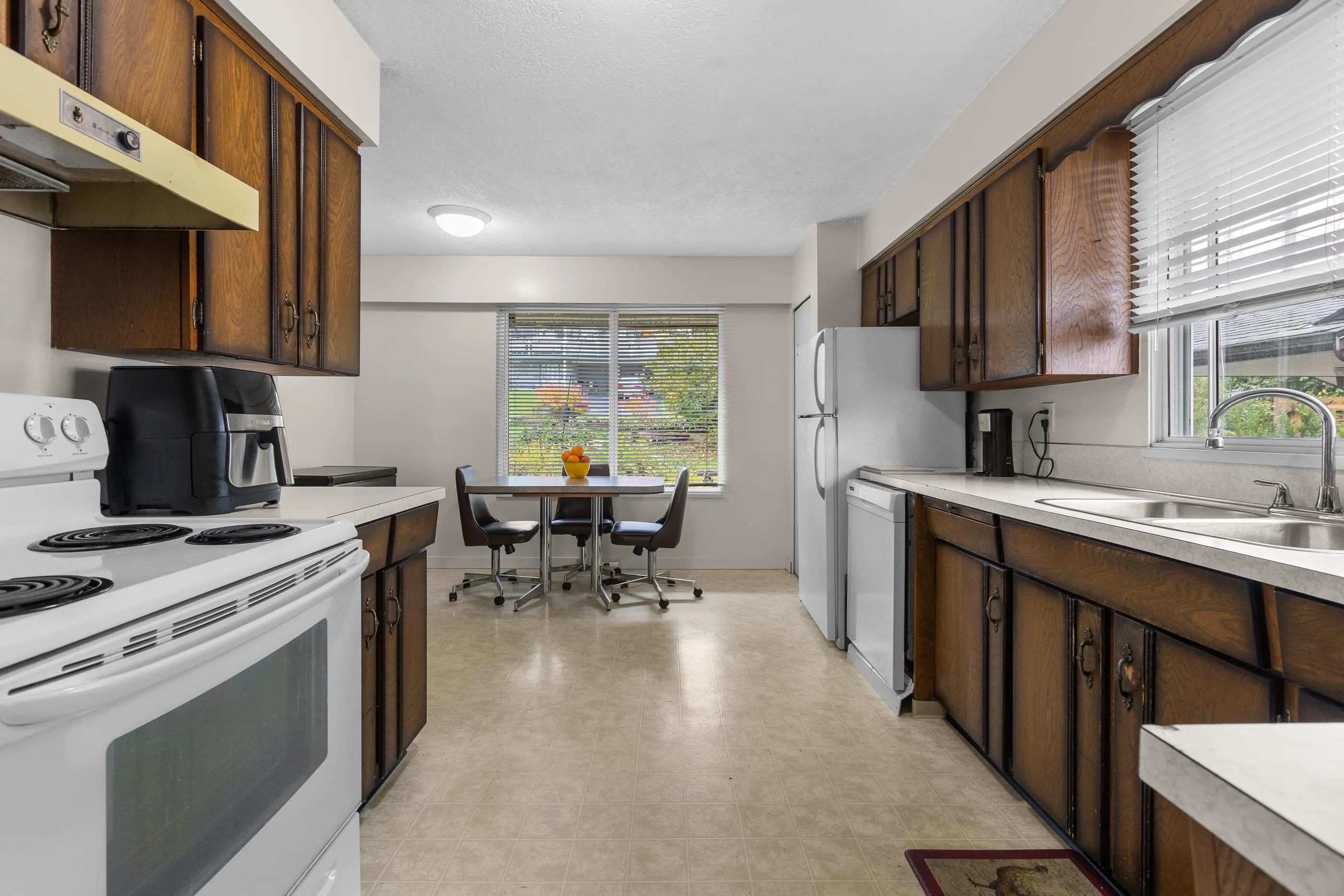 1507 Elinor Crescent