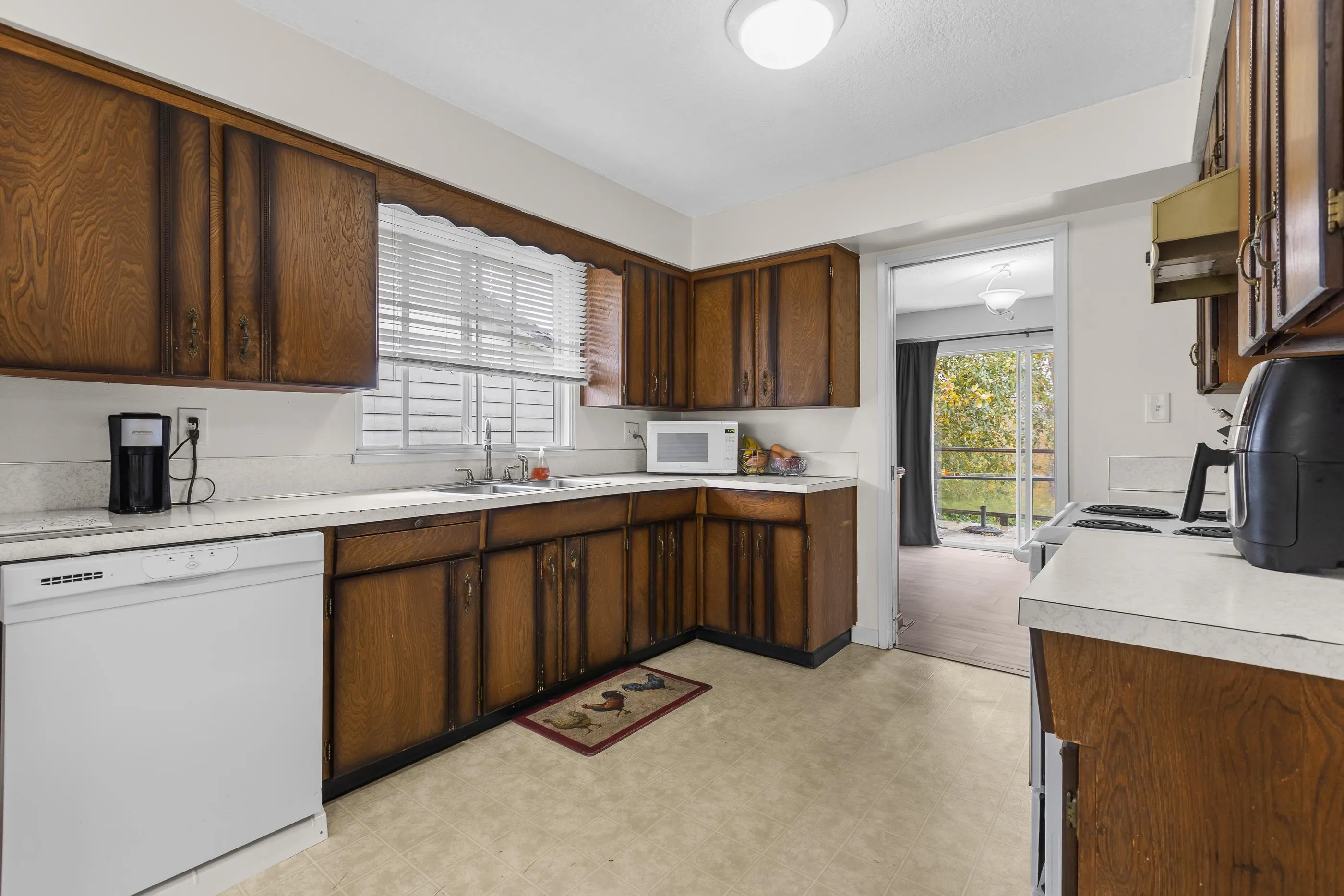 1507 Elinor Crescent