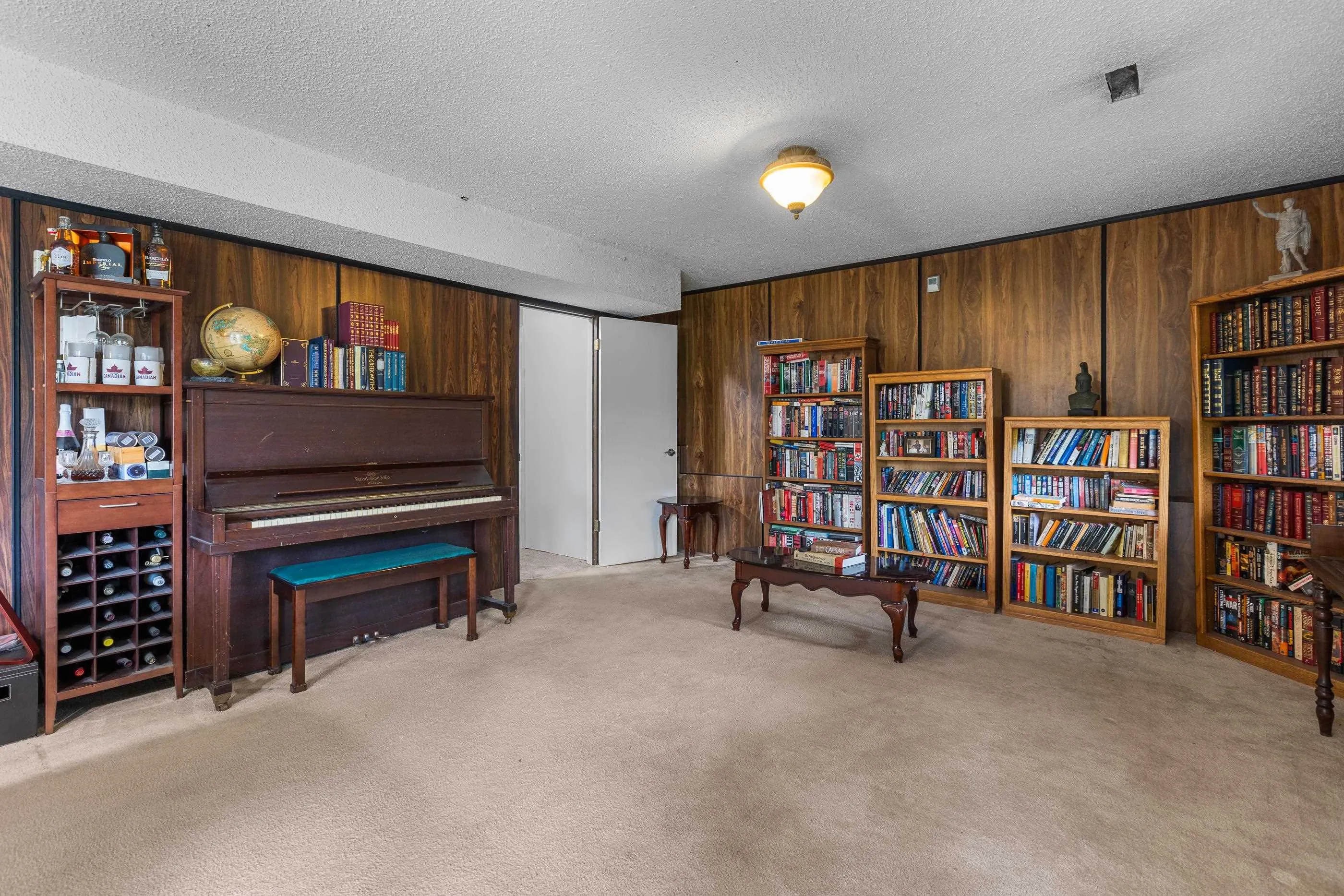 1507 Elinor Crescent