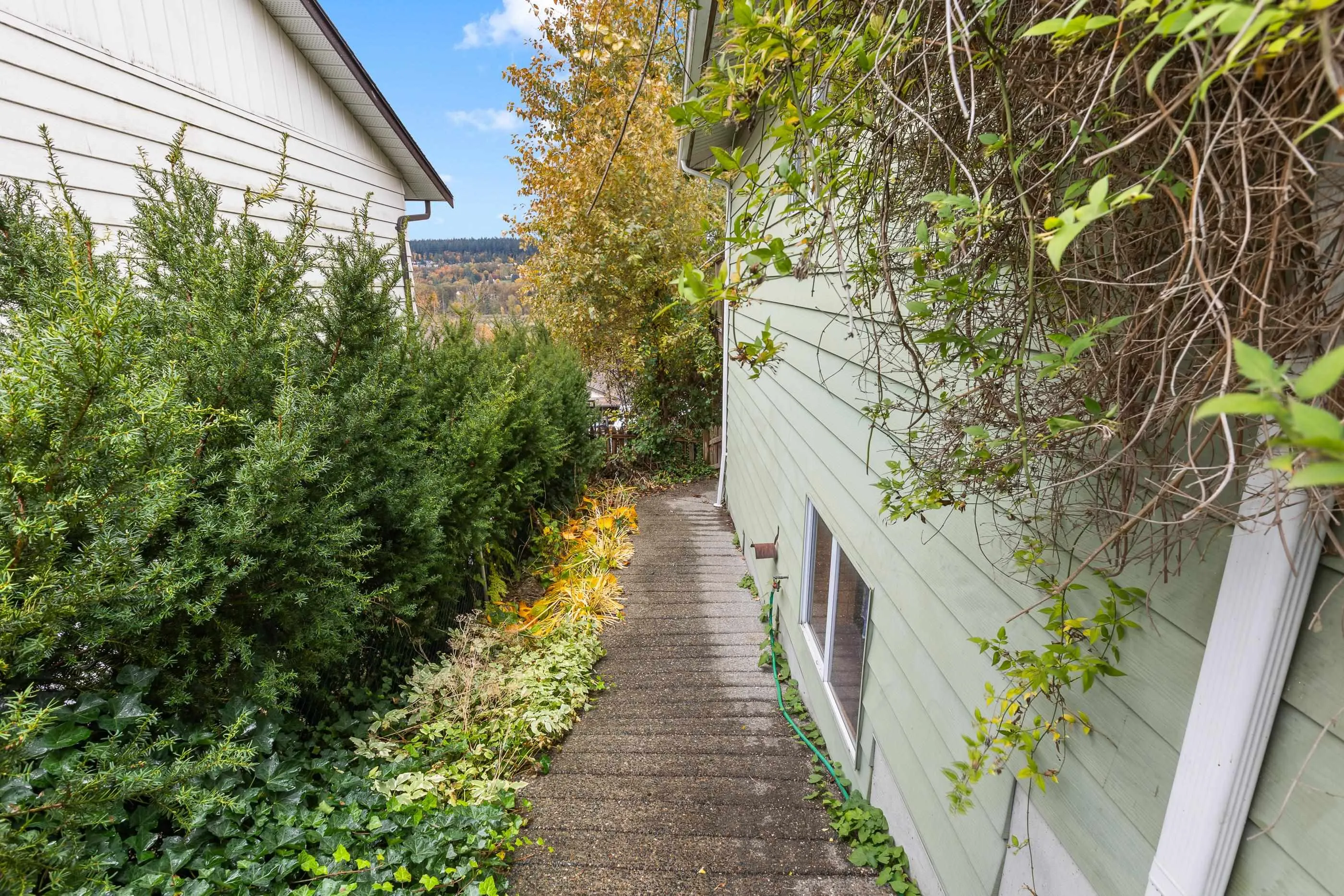 1507 Elinor Crescent