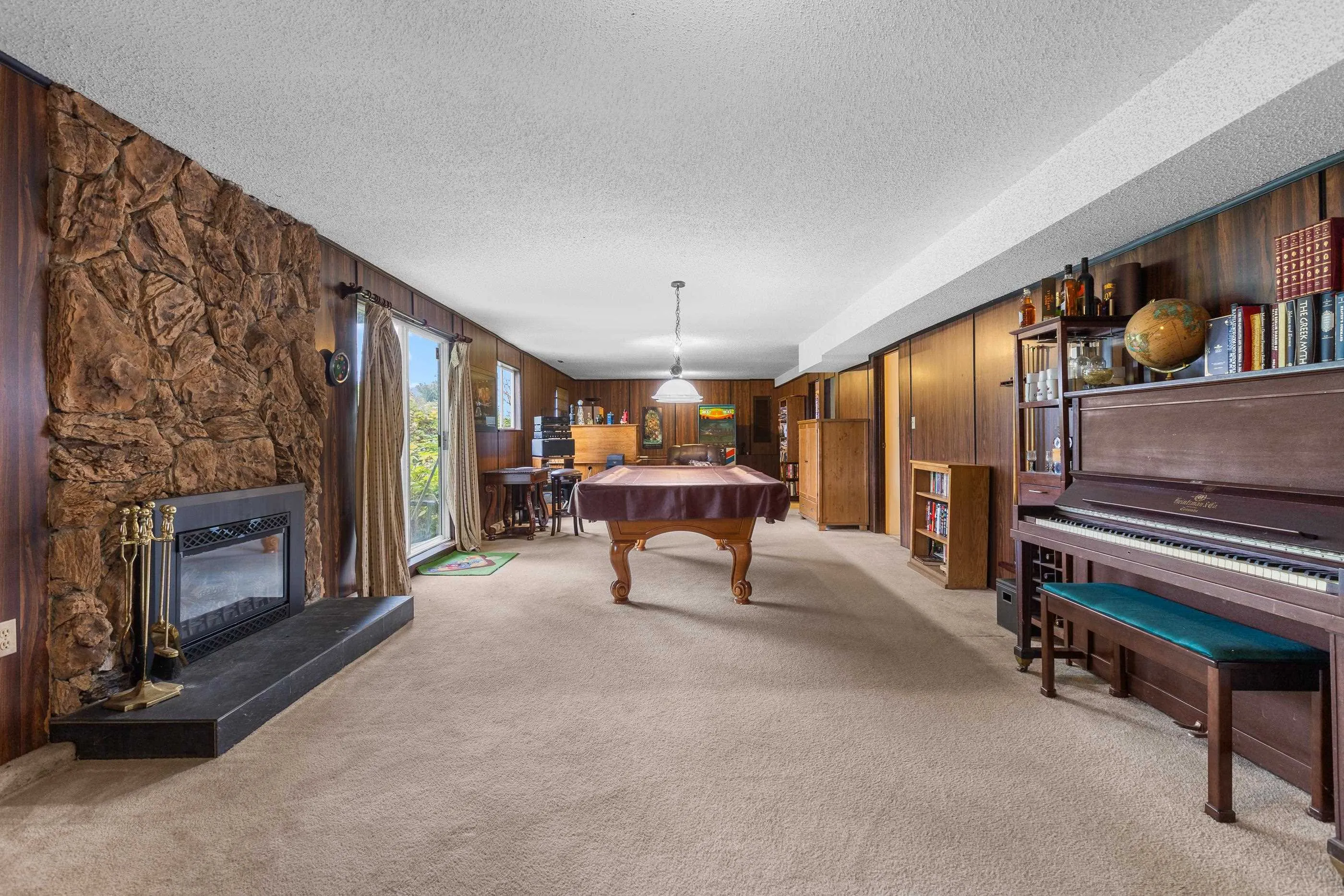 1507 Elinor Crescent