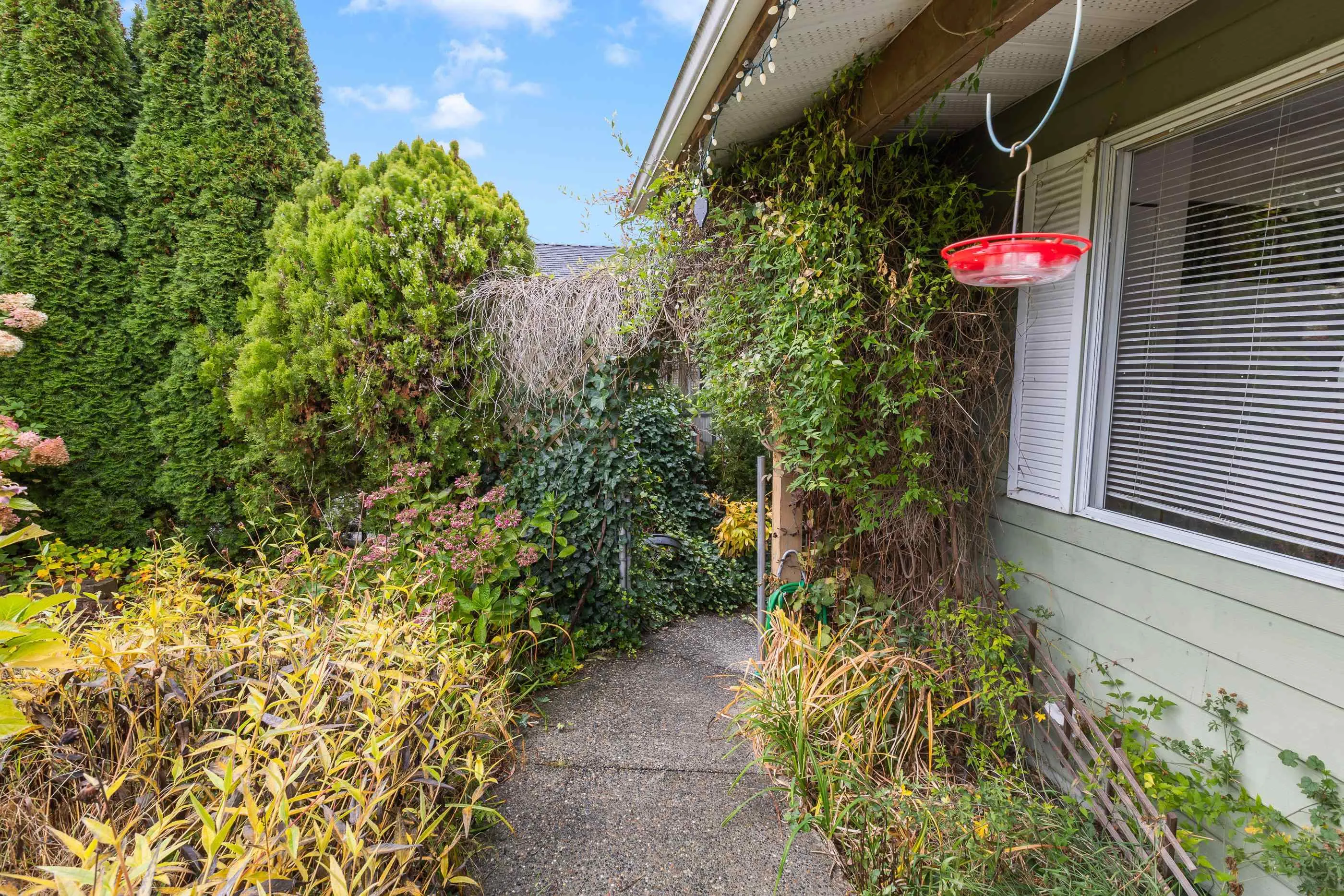 1507 Elinor Crescent