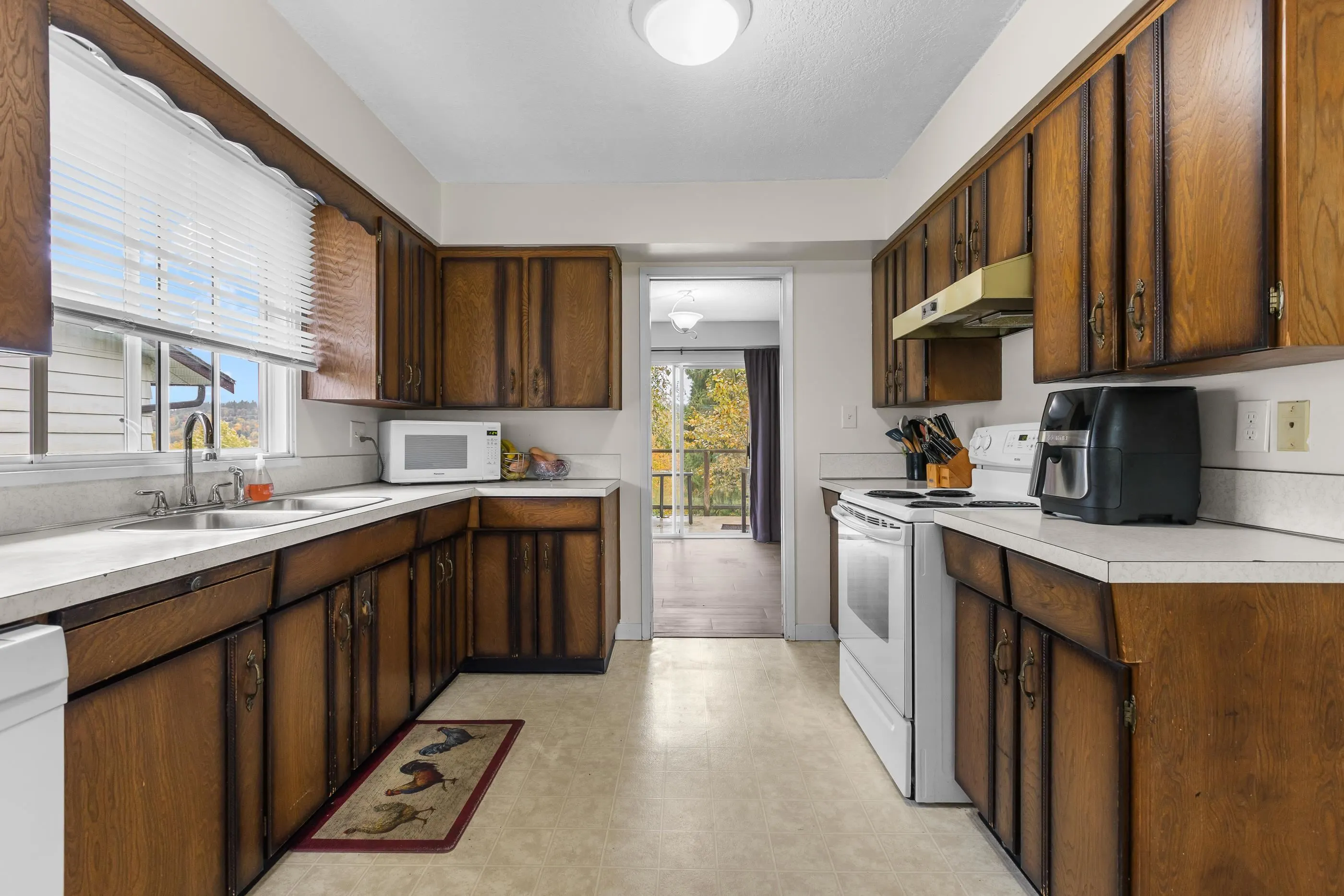 1507 Elinor Crescent