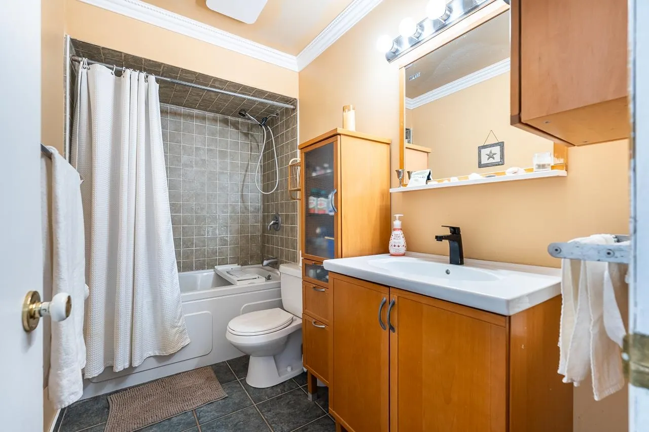 229 202 Westhill Place