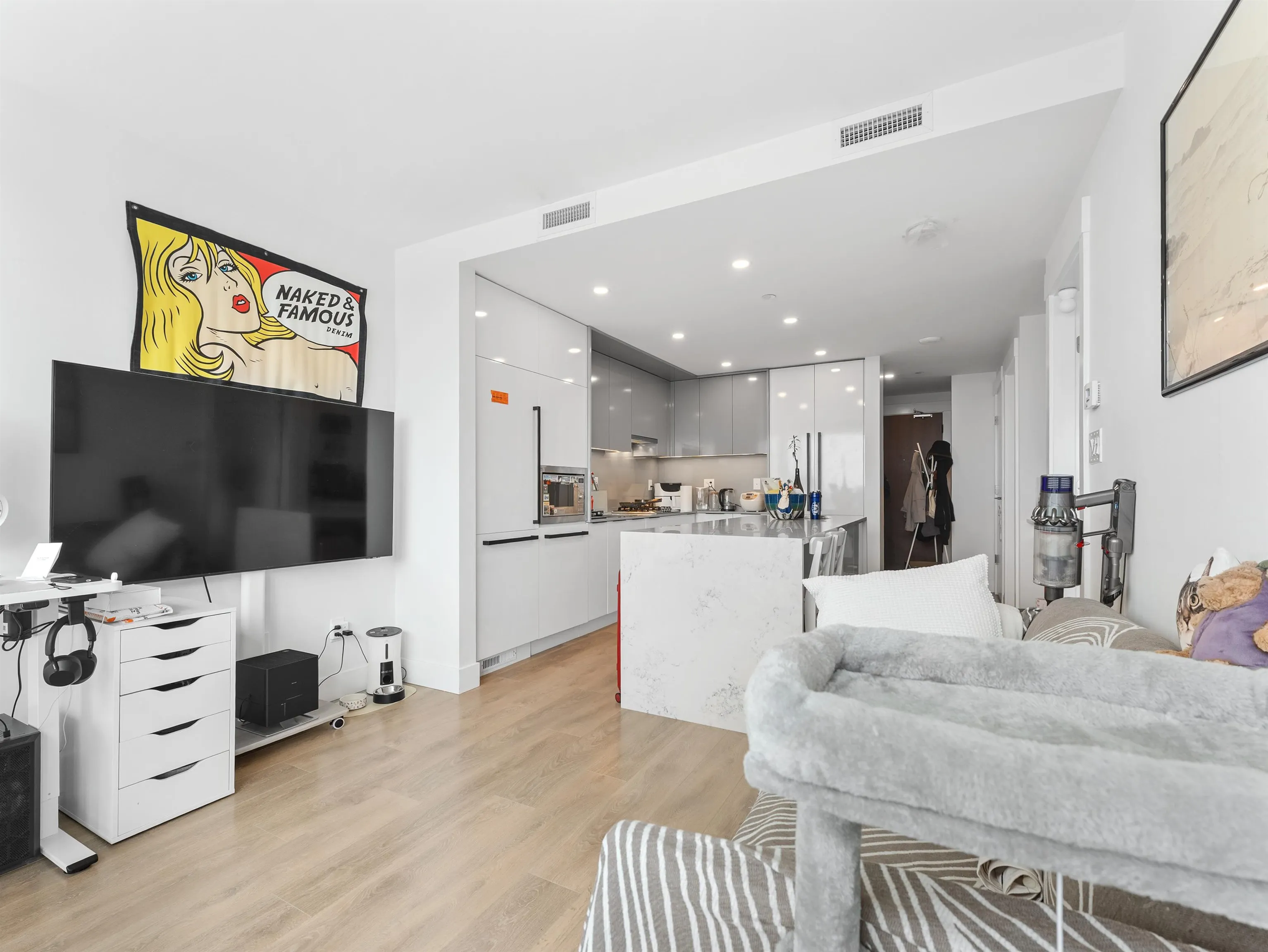 2807 4711 Hazel Street