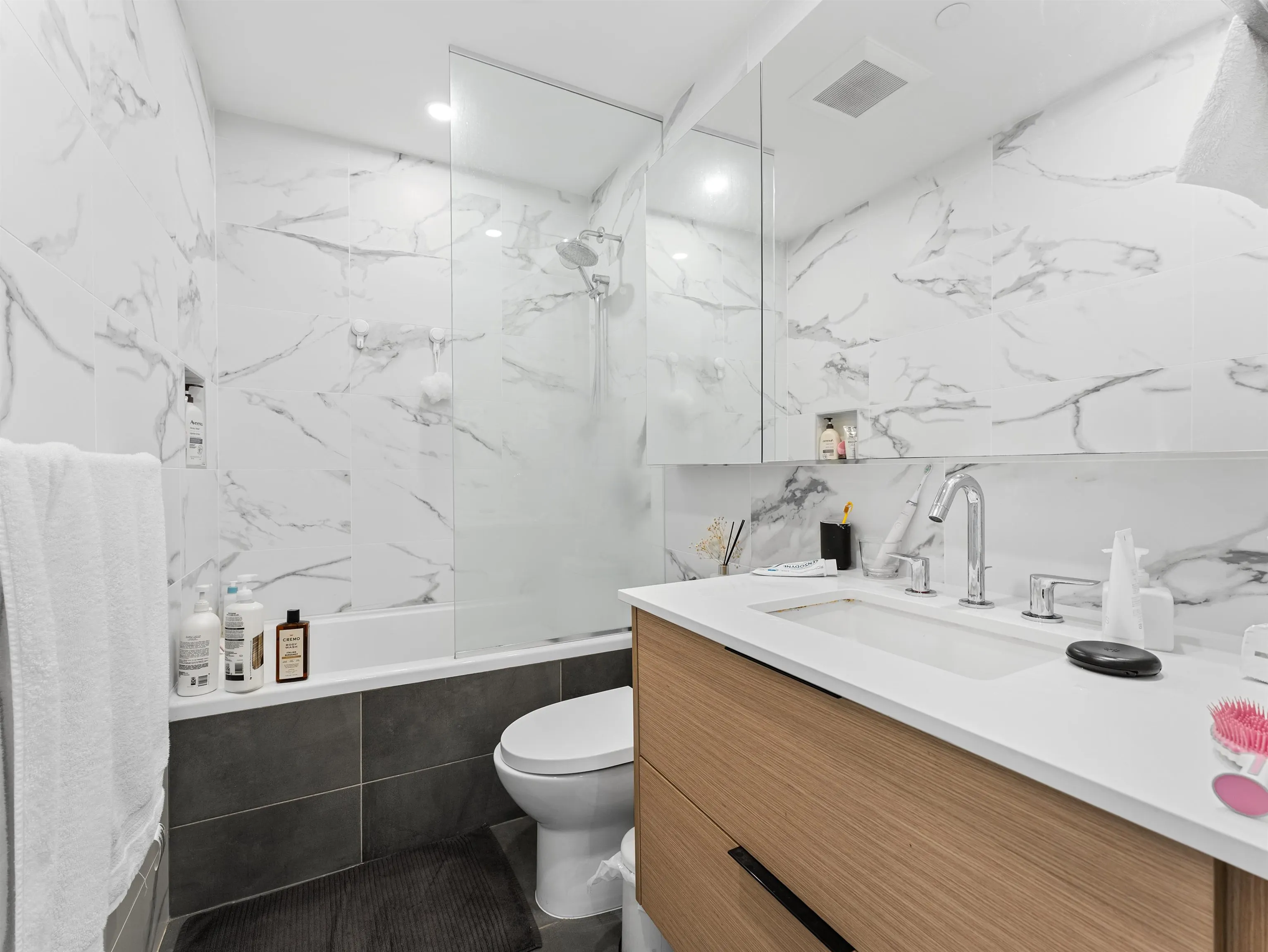 2807 4711 Hazel Street